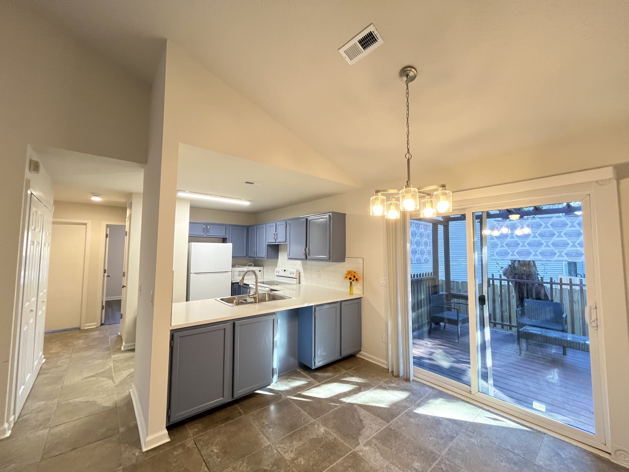 5813 Avalon Ct