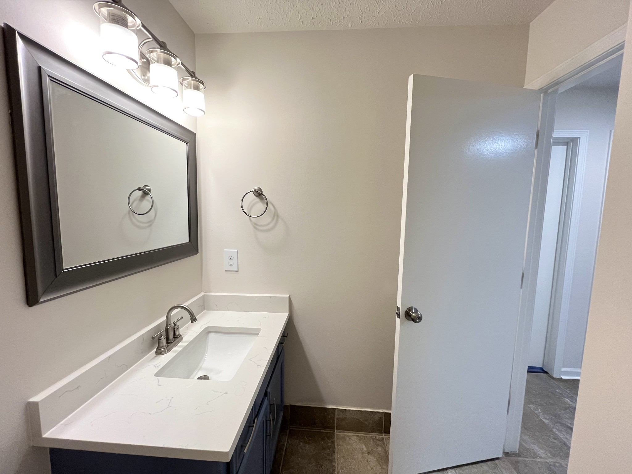 5813 Avalon Ct