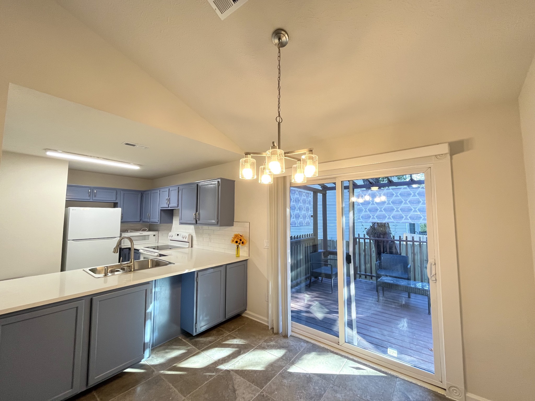 5813 Avalon Ct