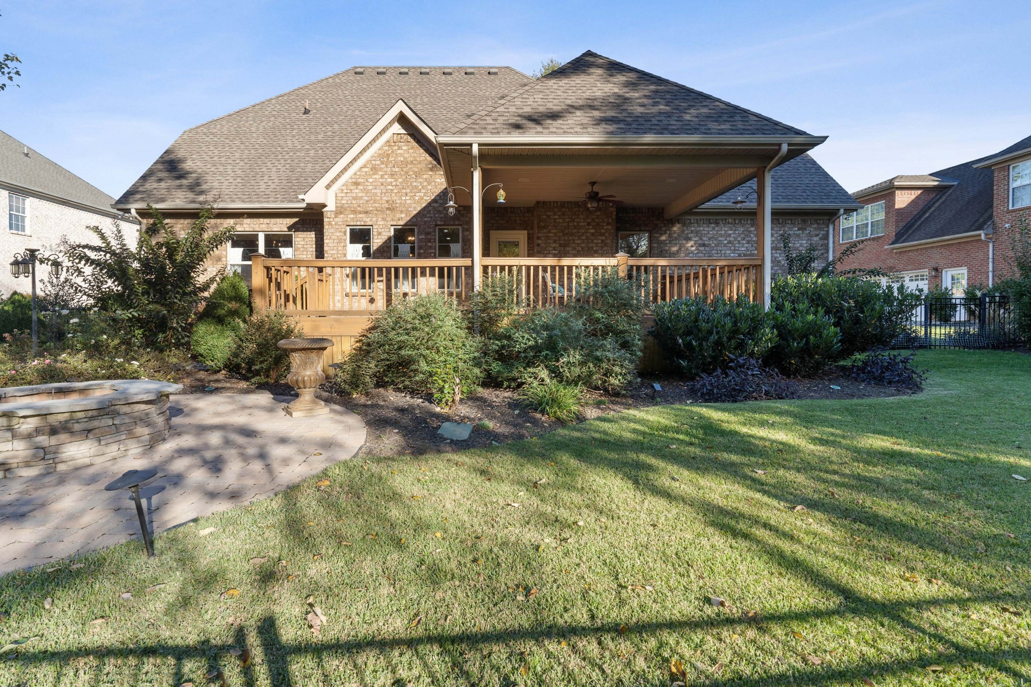 2711 Crowne Pointe Dr
