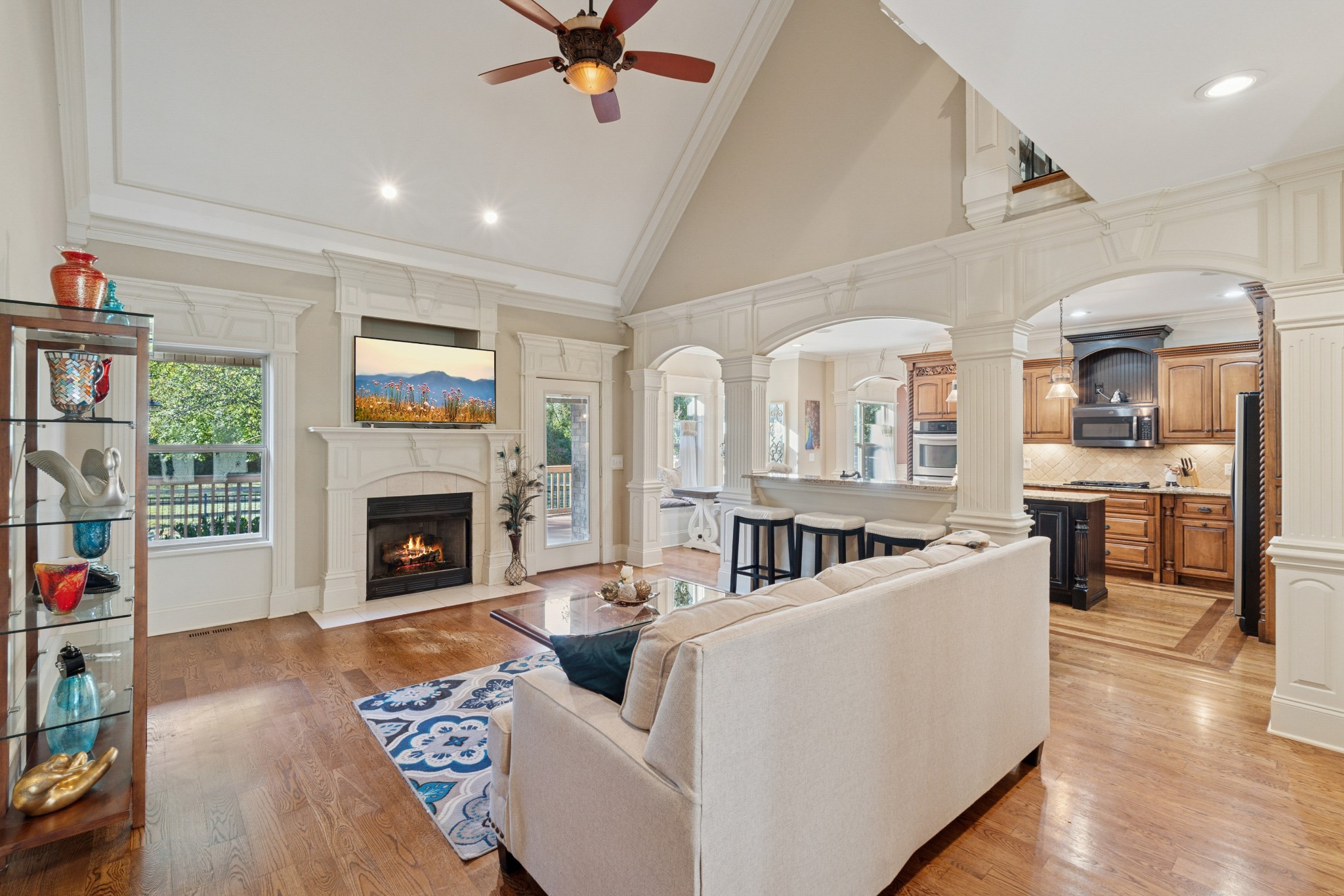 2711 Crowne Pointe Dr