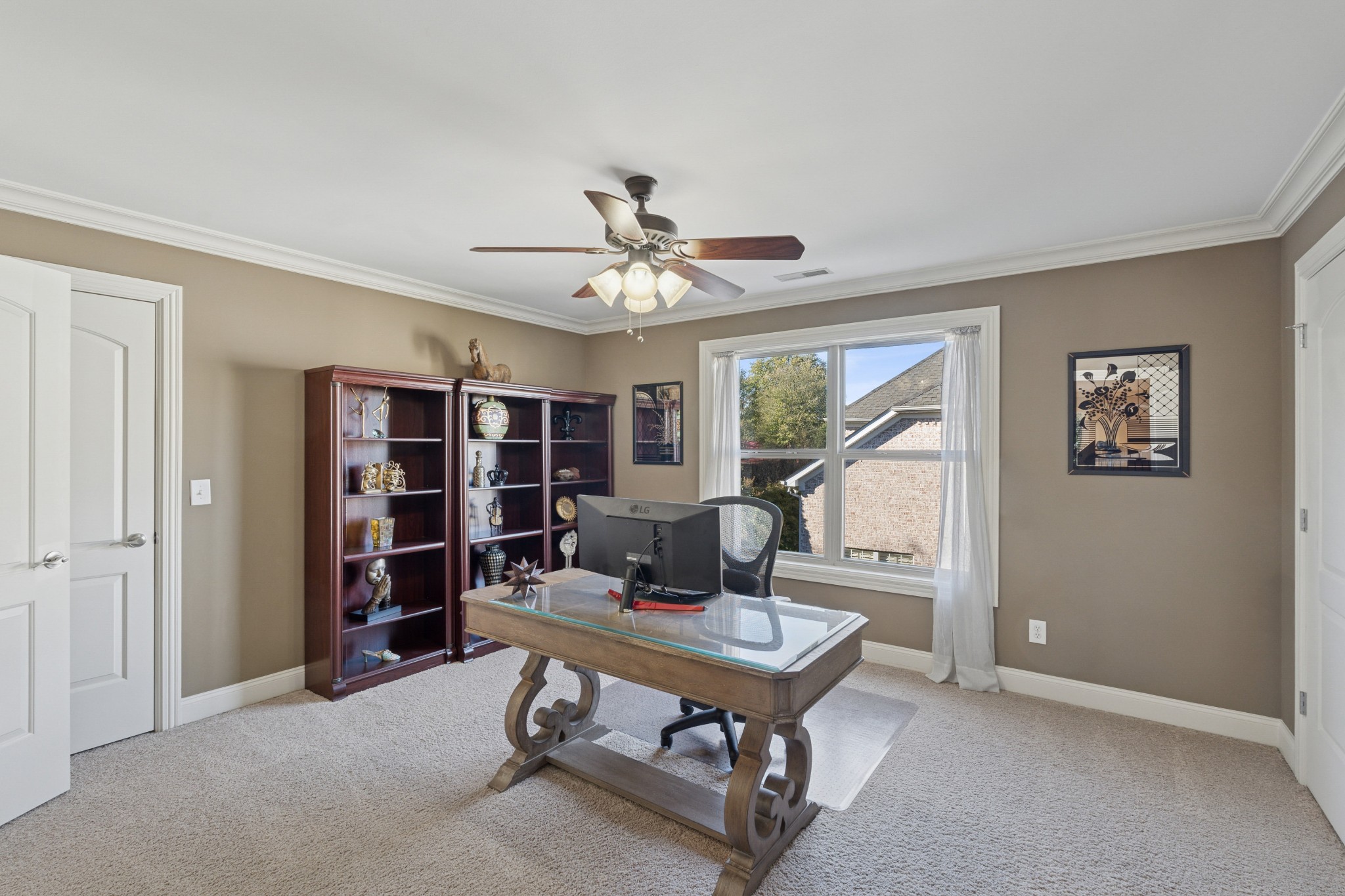 2711 Crowne Pointe Dr