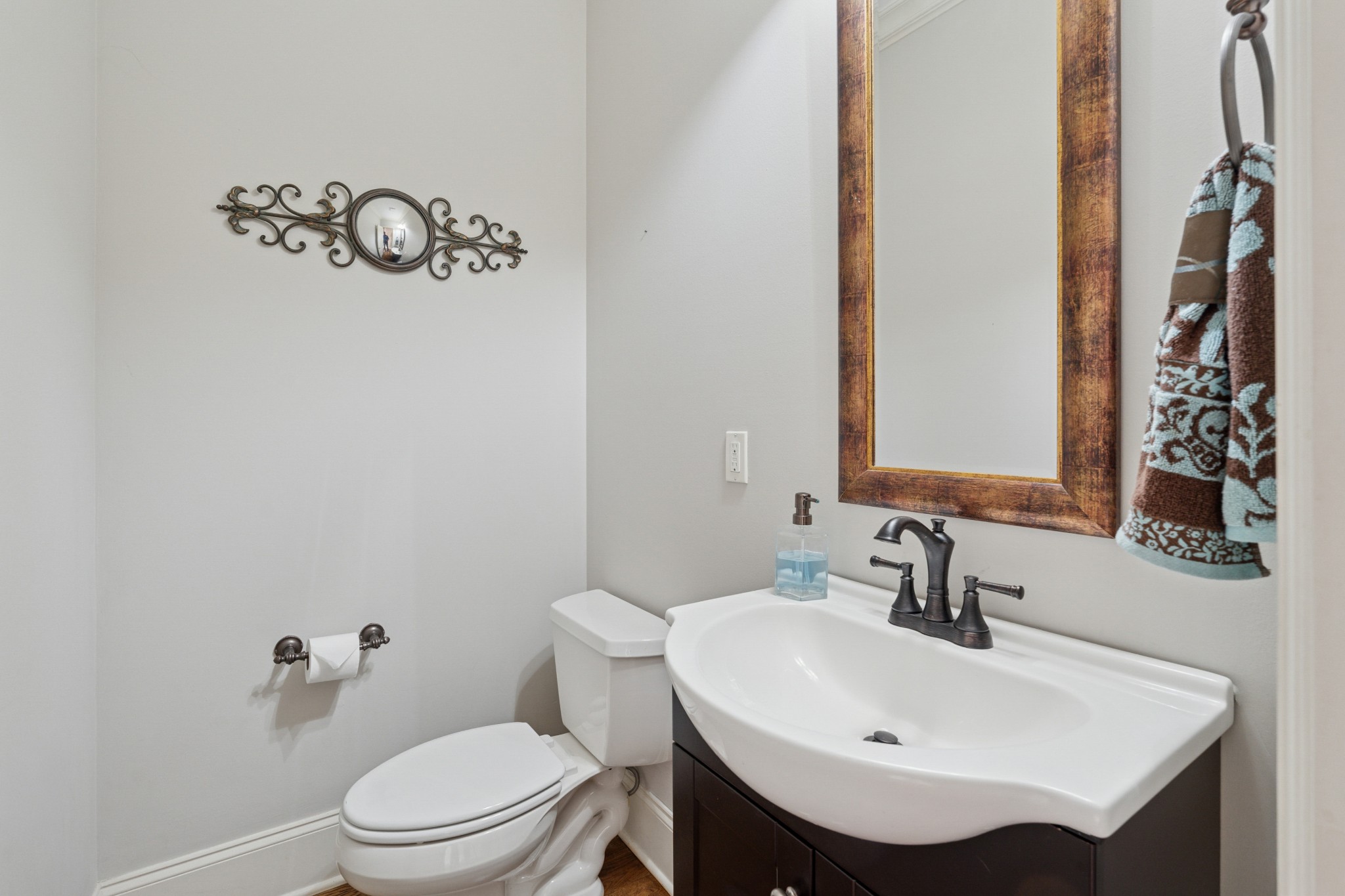 2711 Crowne Pointe Dr