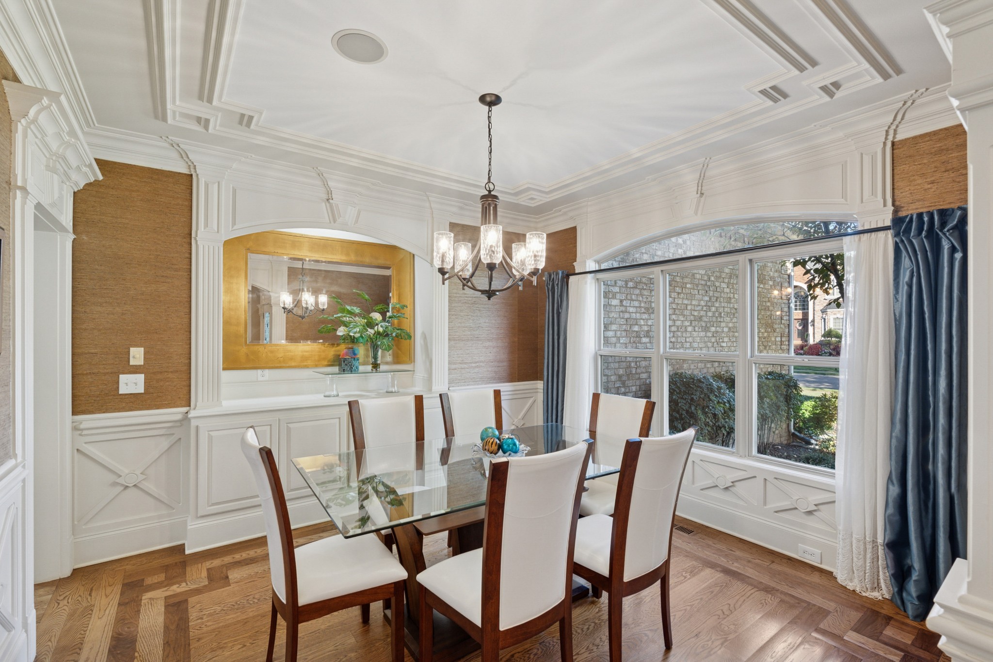 2711 Crowne Pointe Dr