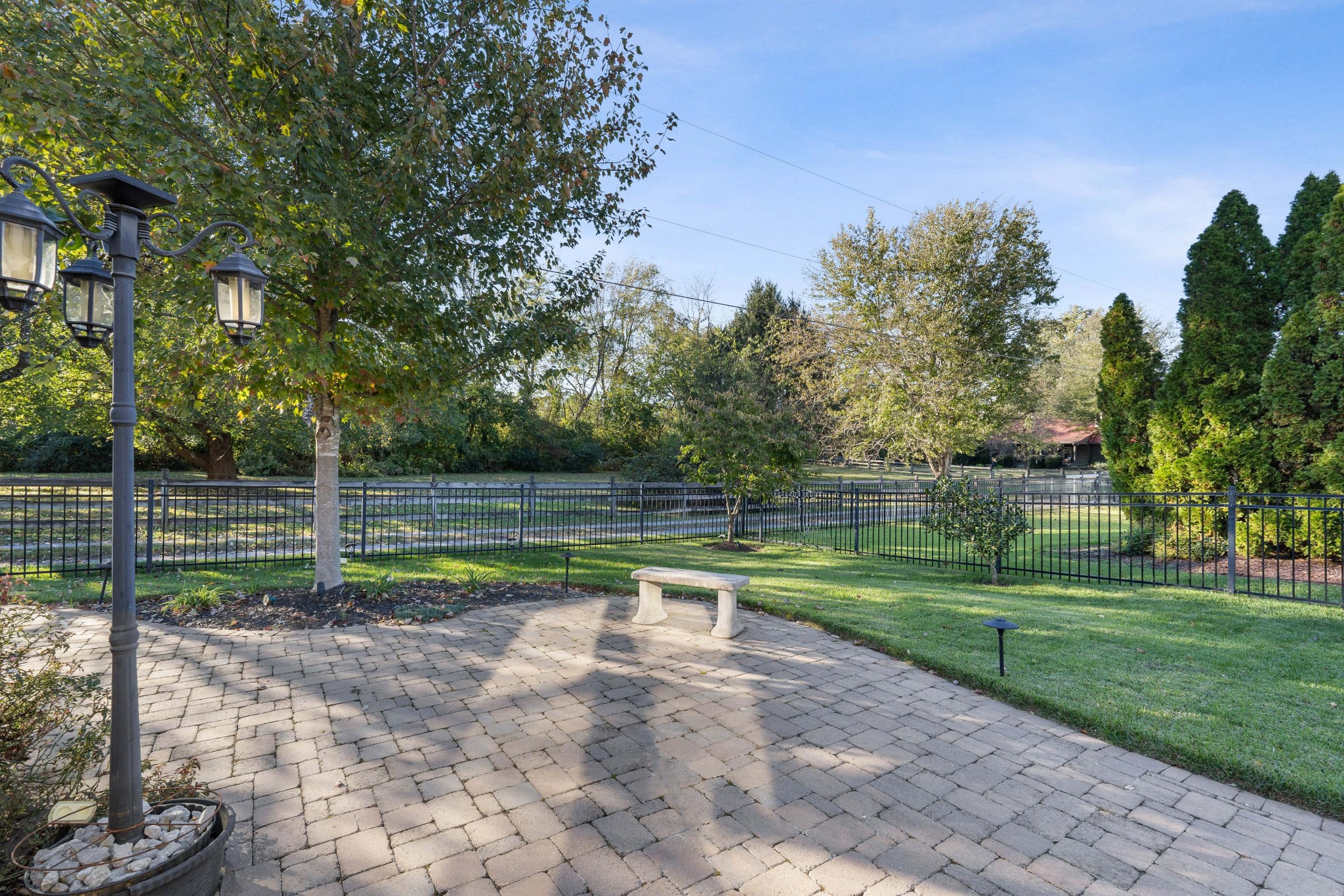 2711 Crowne Pointe Dr