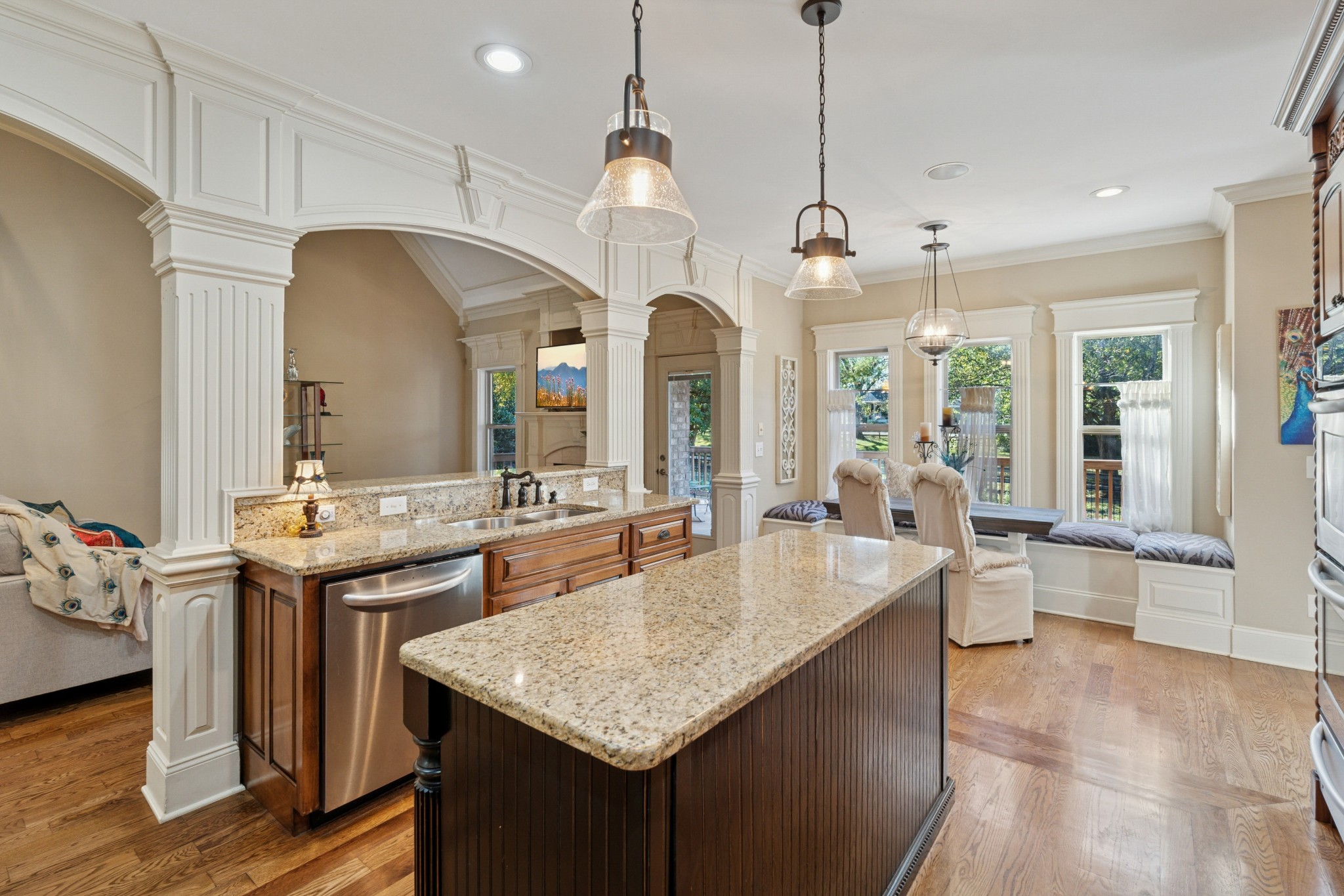 2711 Crowne Pointe Dr