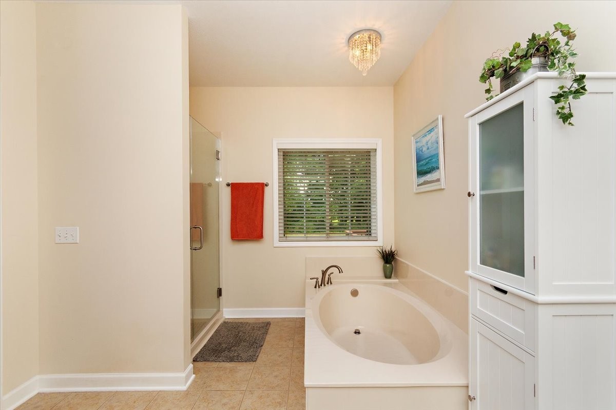 417 Whispering Winds Dr