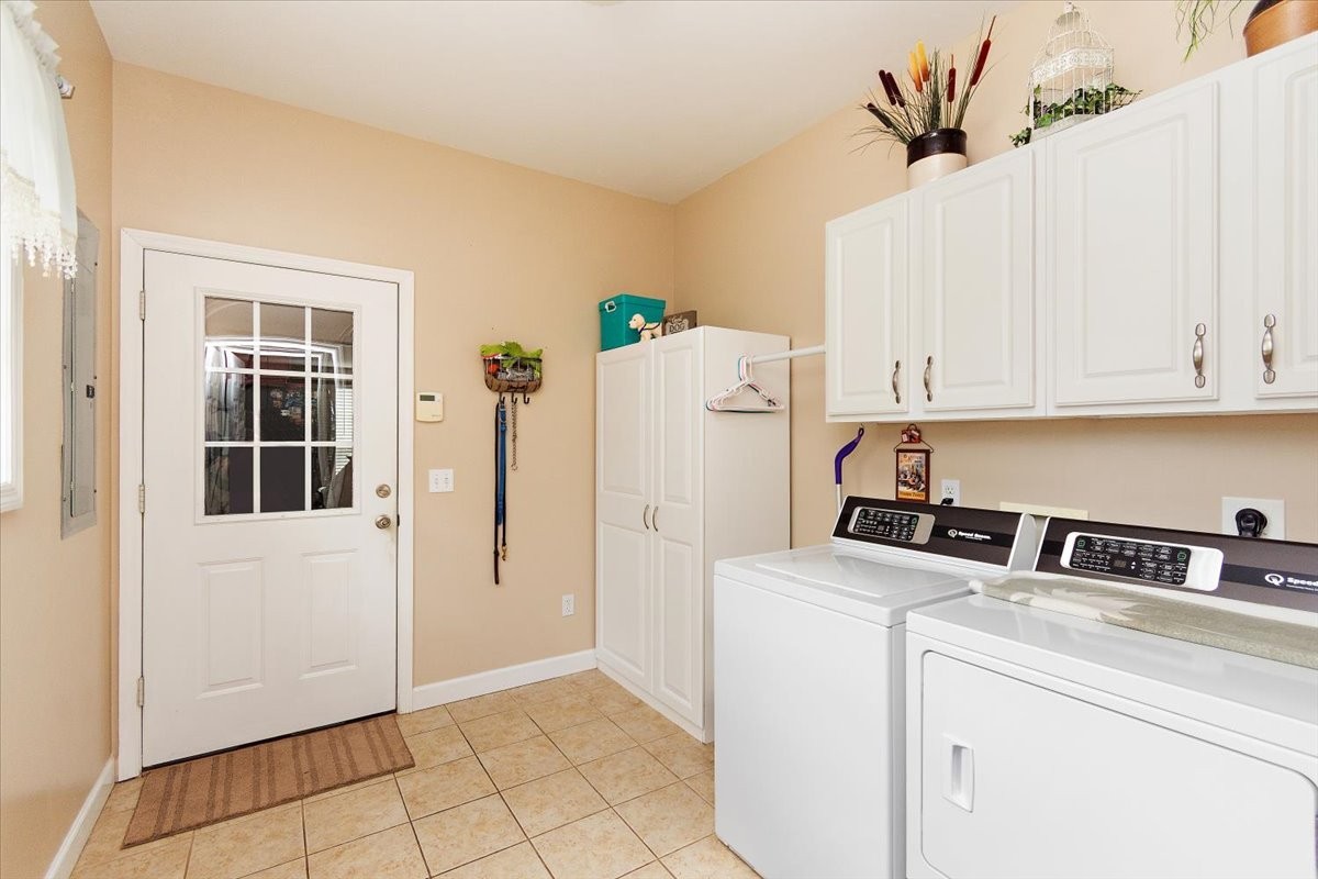 417 Whispering Winds Dr