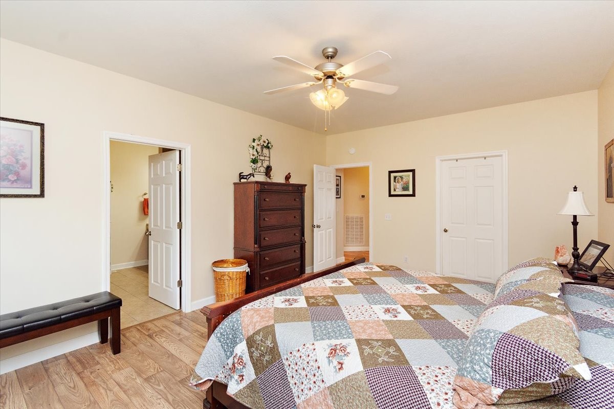 417 Whispering Winds Dr