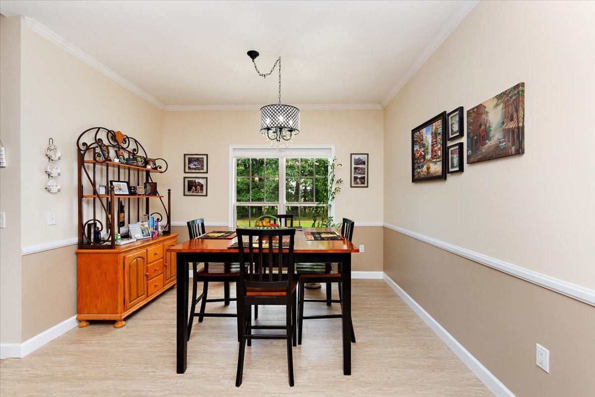 417 Whispering Winds Dr