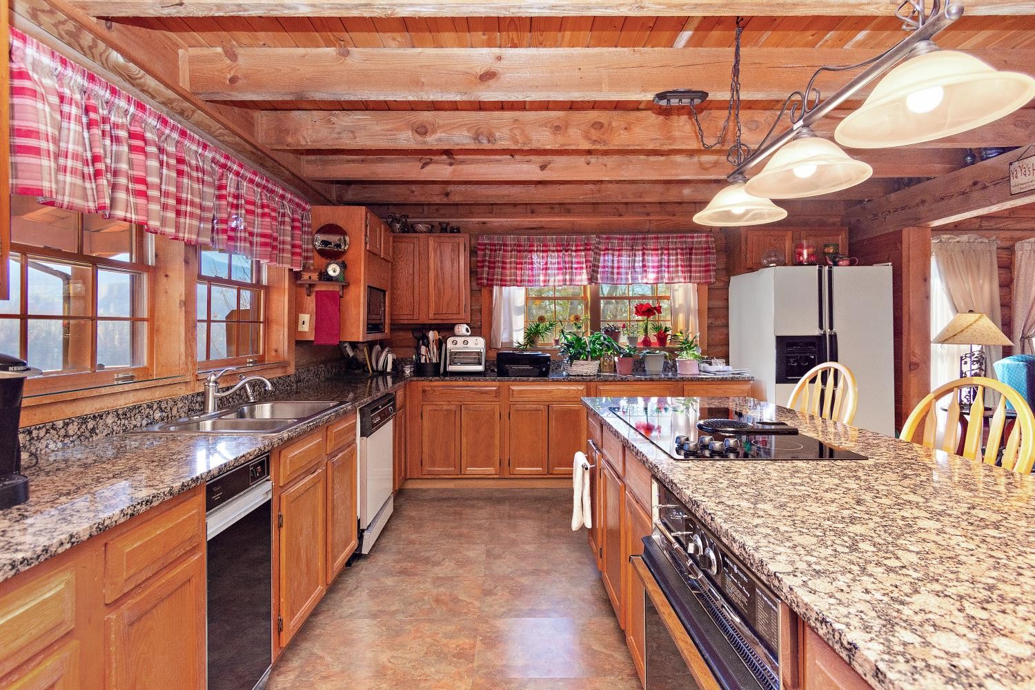 549 Geneva Ln