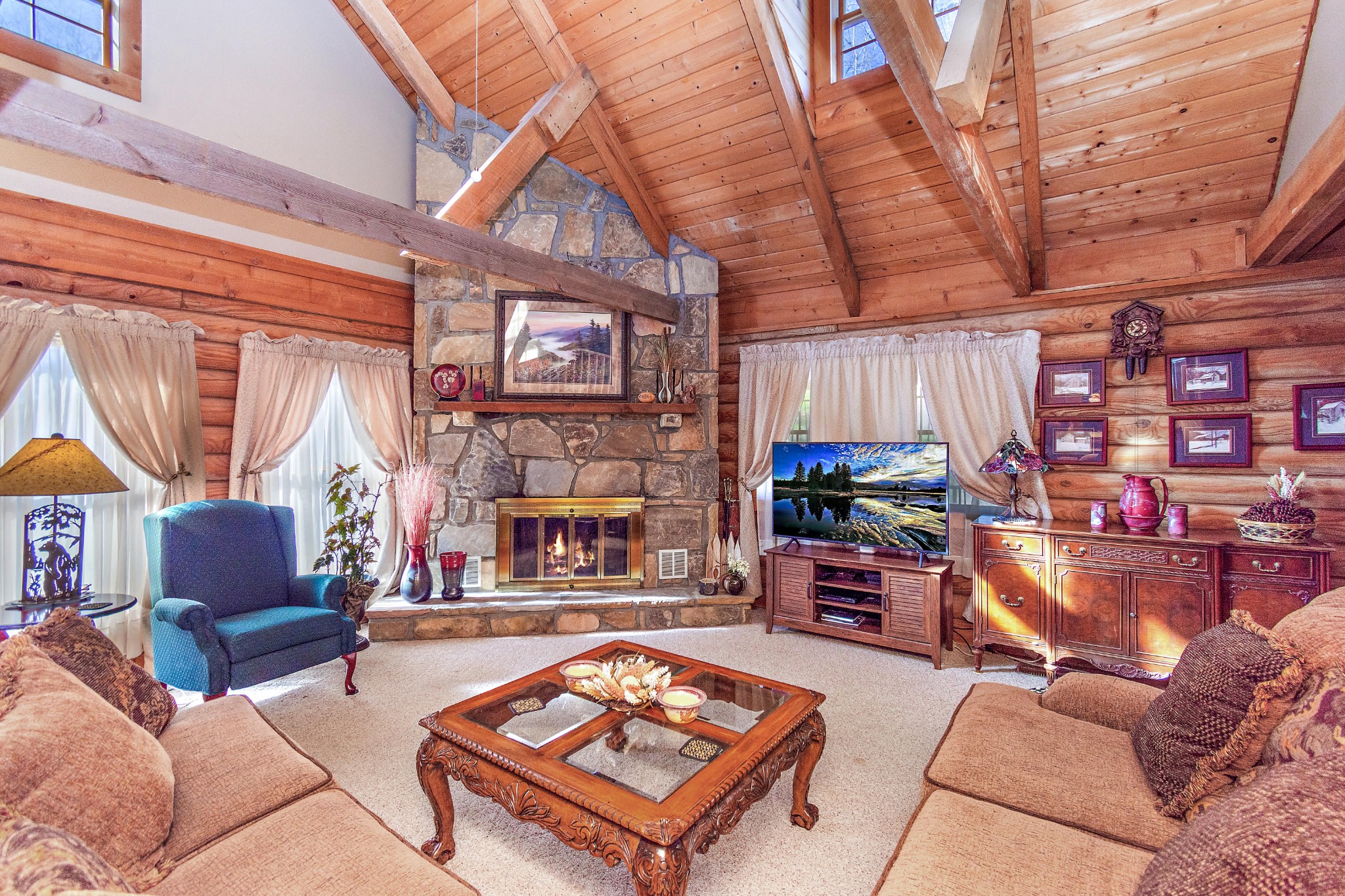 549 Geneva Ln