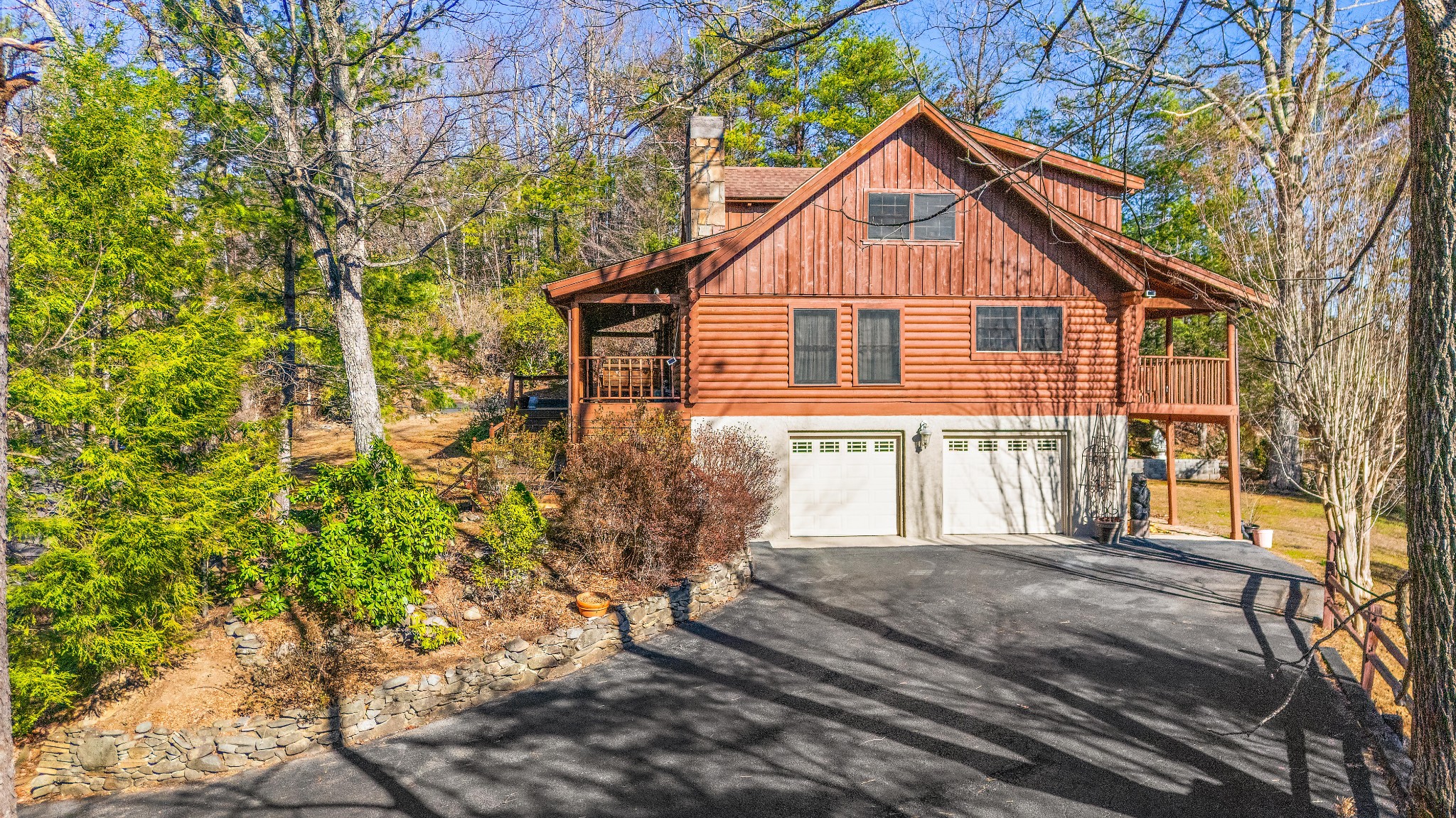 549 Geneva Ln