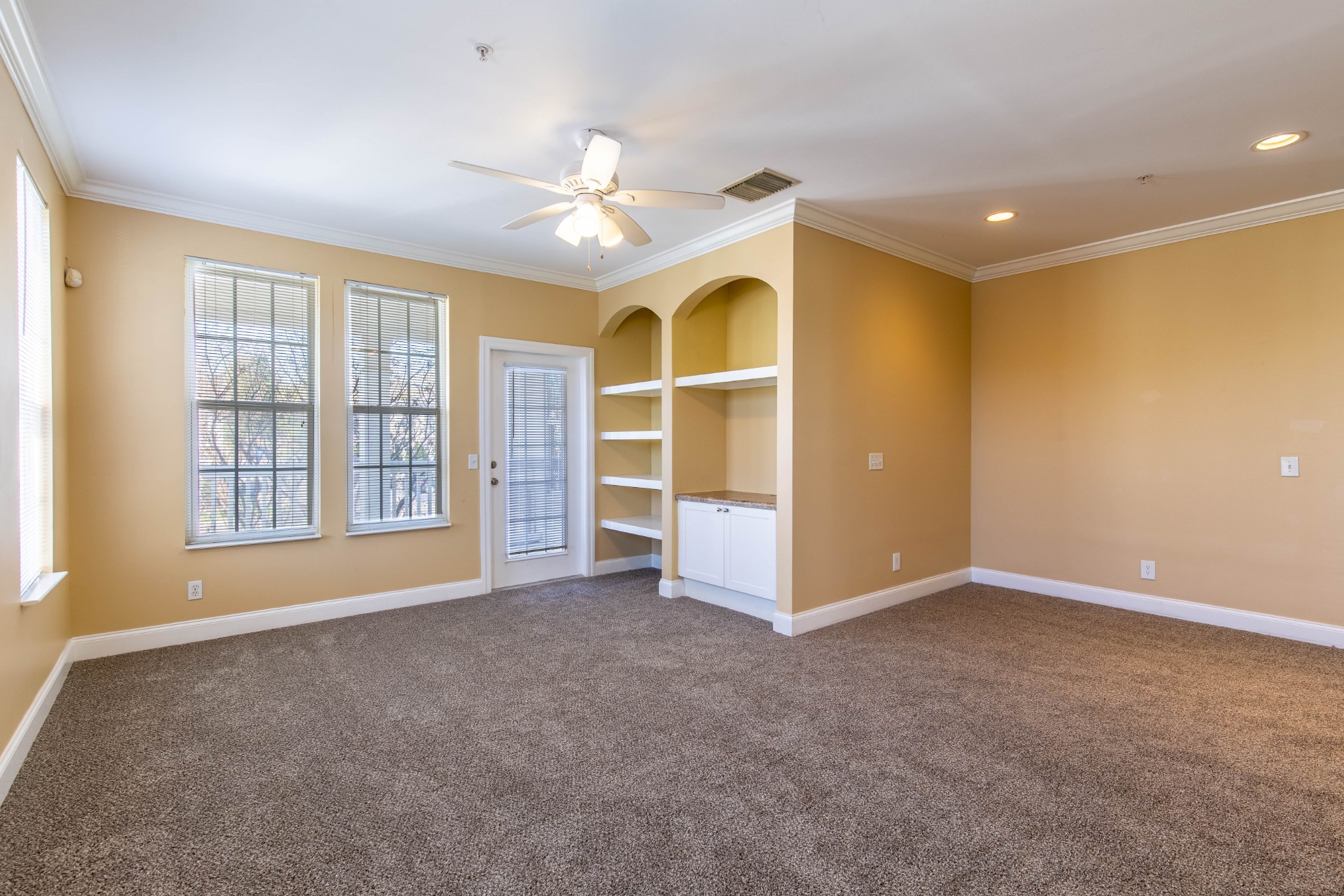 4316 Summercrest Blvd Unit: 520