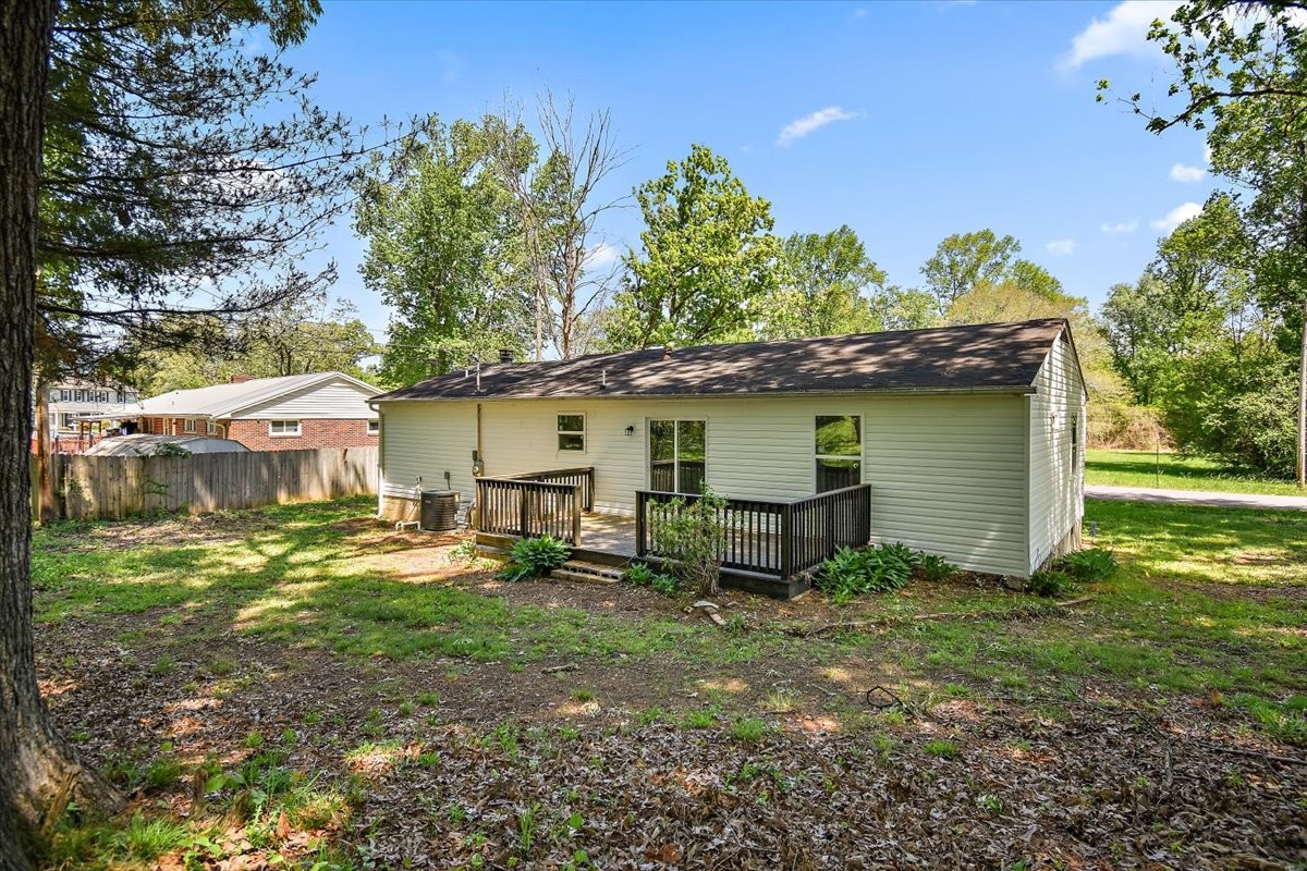 309 Rickenbacker Dr