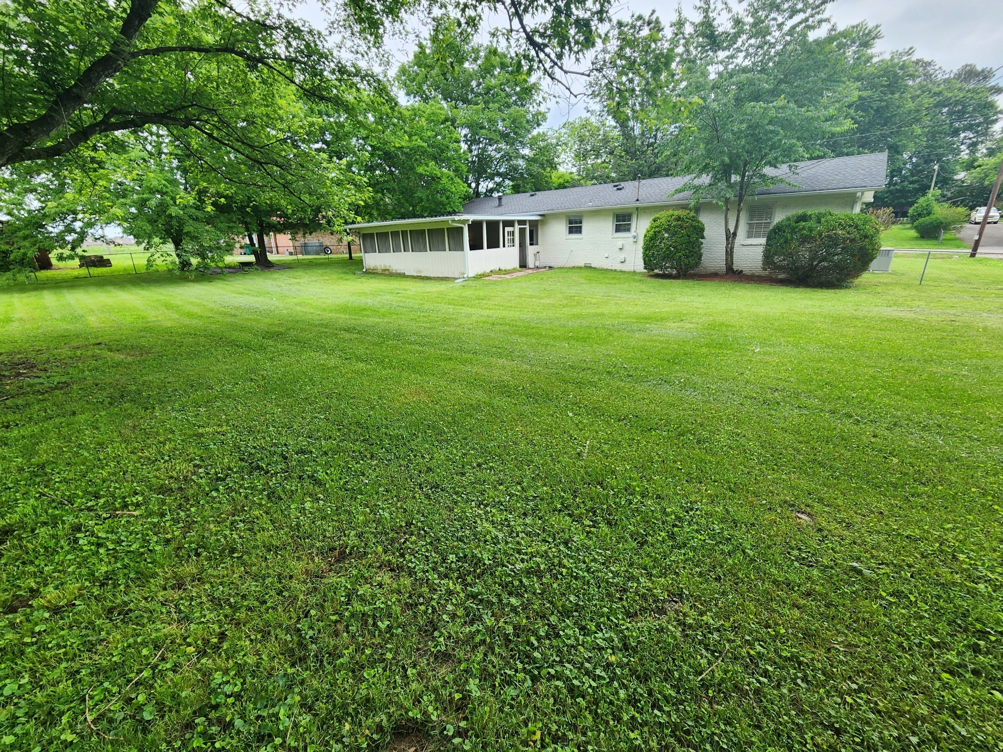 702 Meade Dr