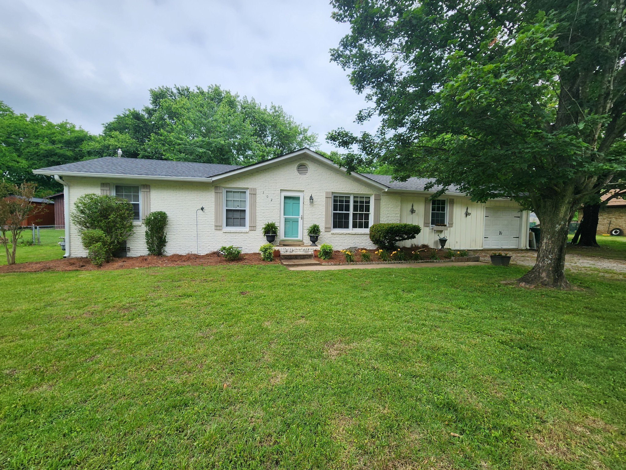 702 Meade Dr