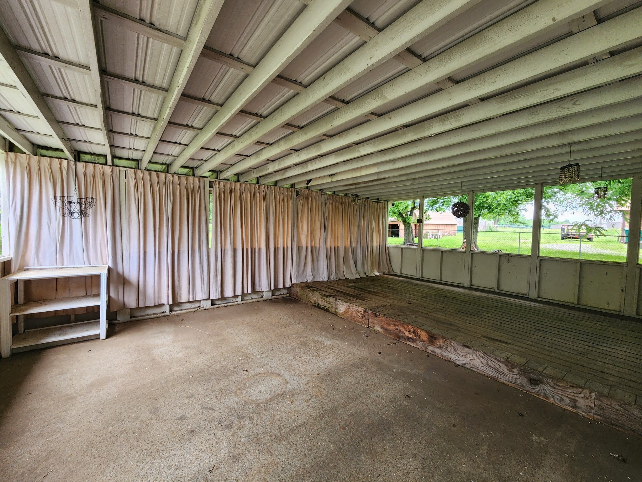 702 Meade Dr