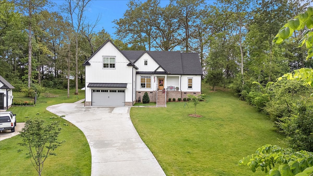 555 Station Cir