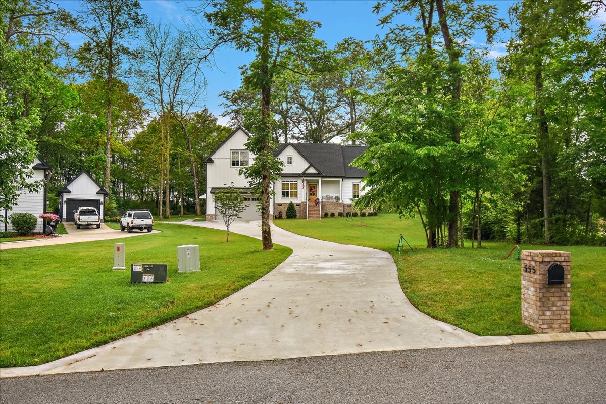 555 Station Cir