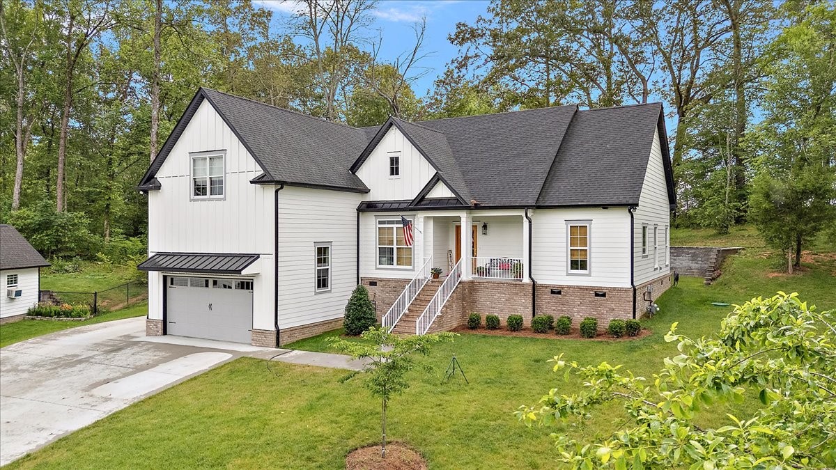 555 Station Cir