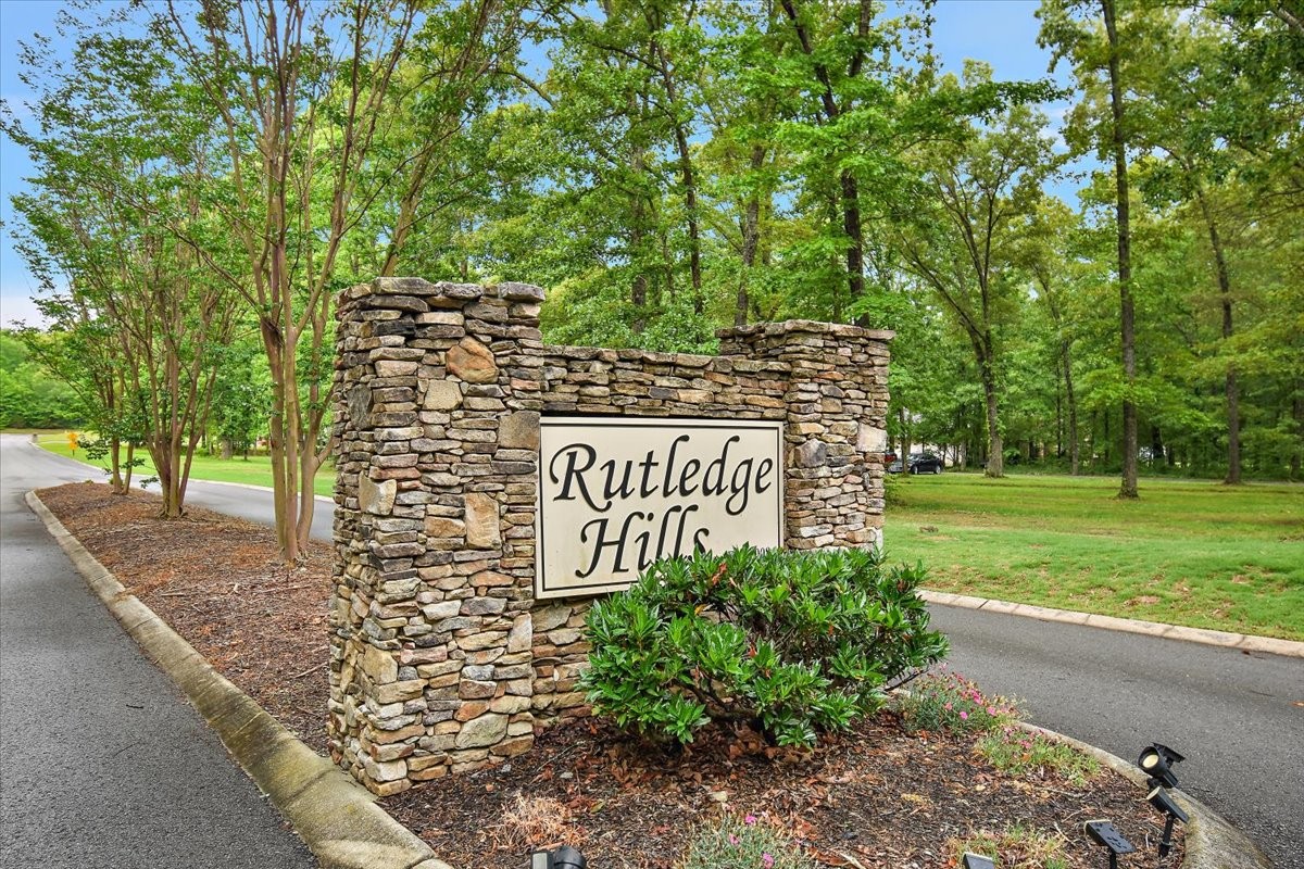 555 Station Cir