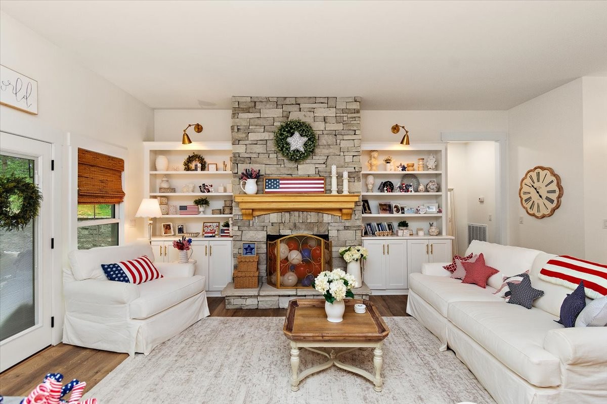 555 Station Cir