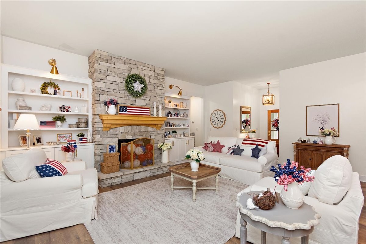 555 Station Cir