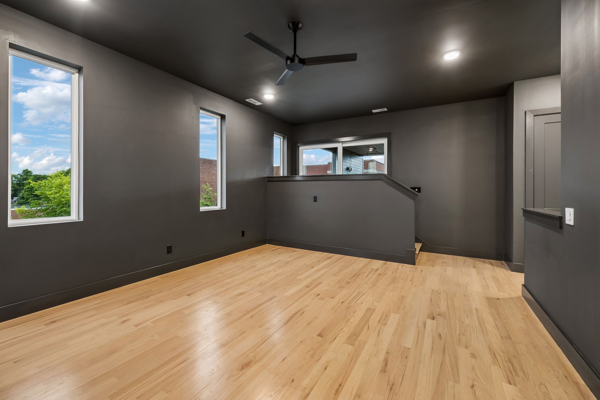 1516 10th Ave, N