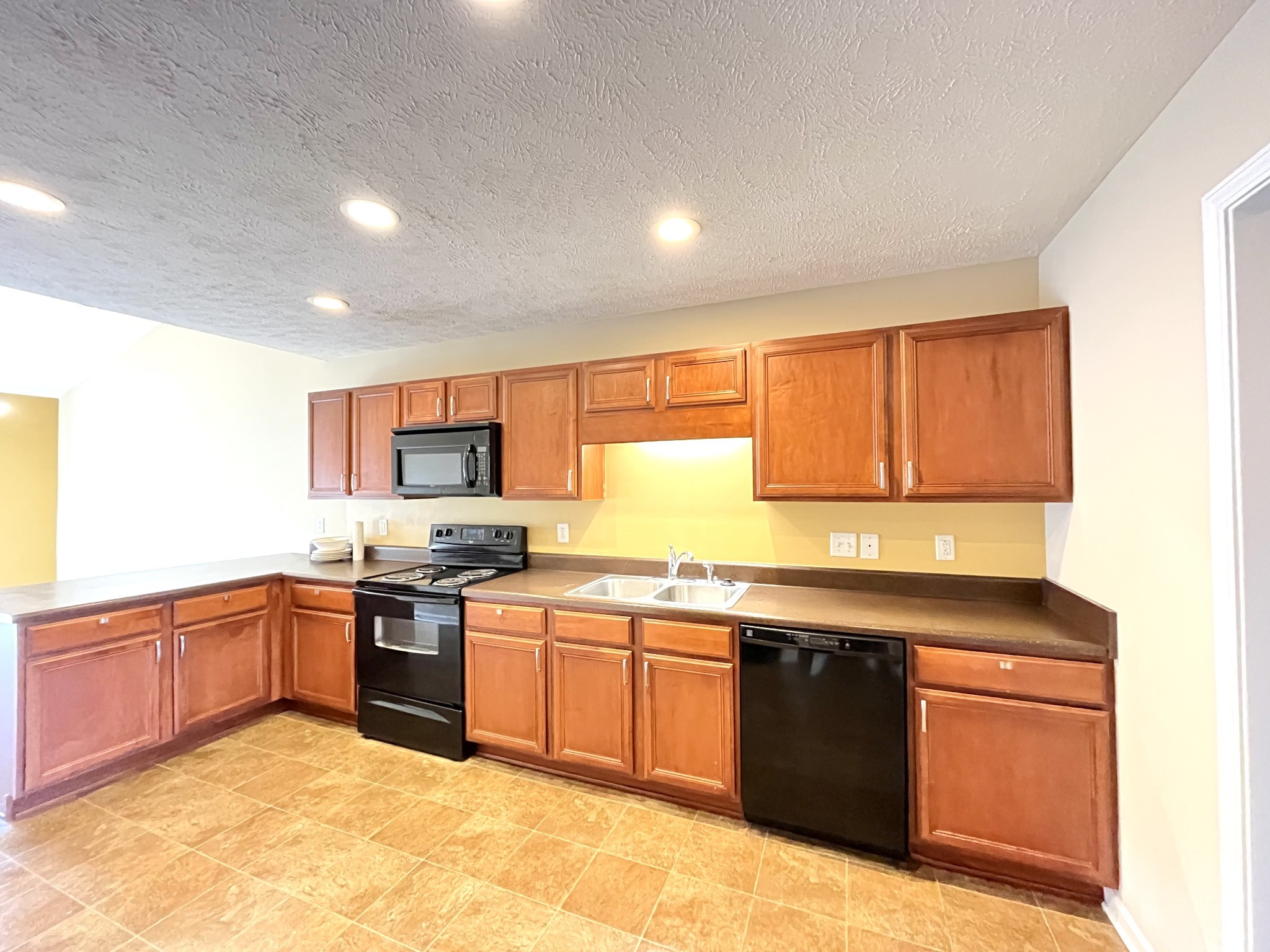3323 Risen Star Dr