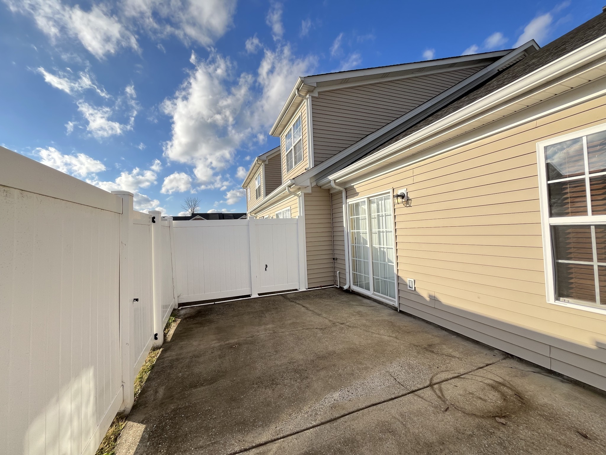 3323 Risen Star Dr