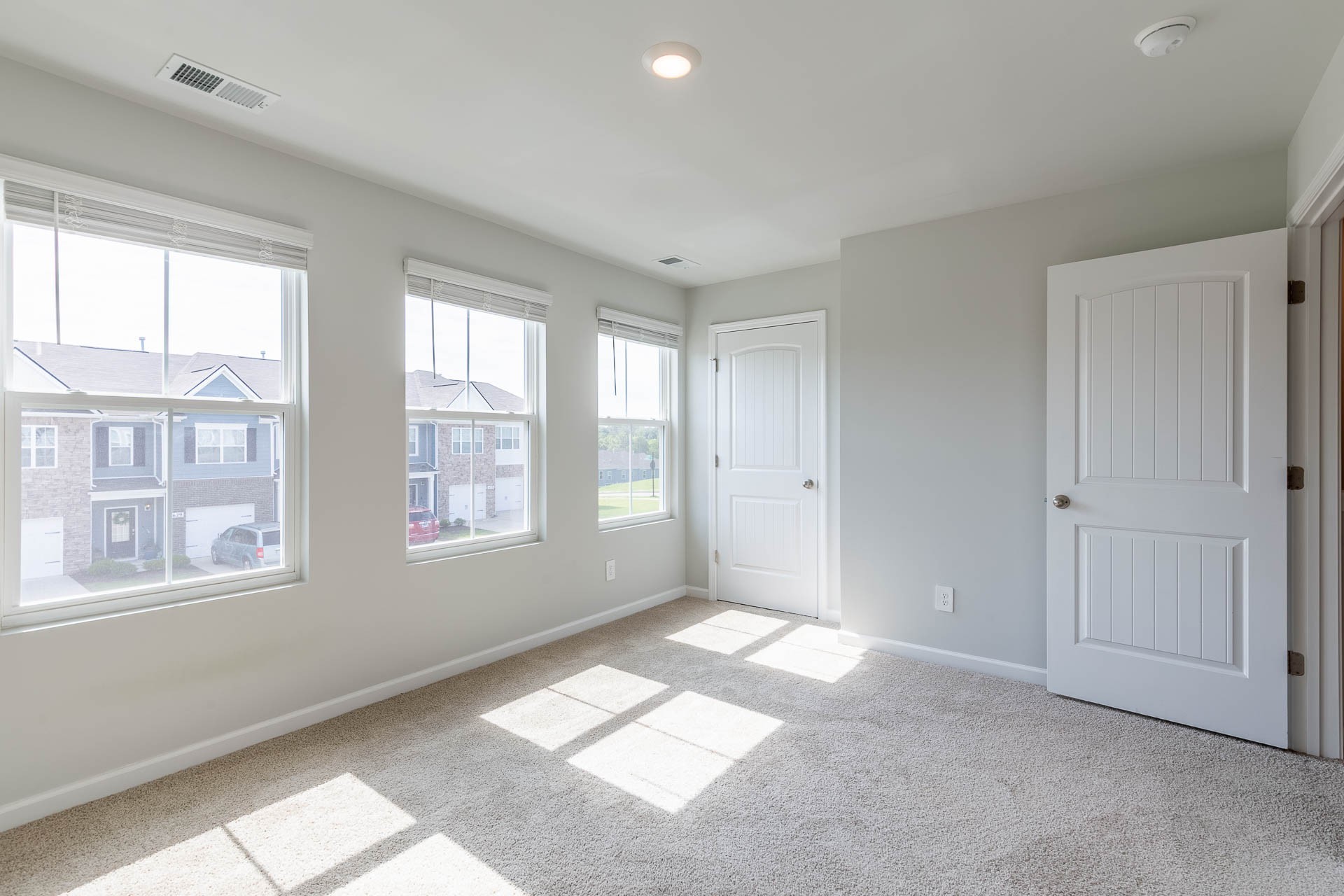 626 Longtail Ln