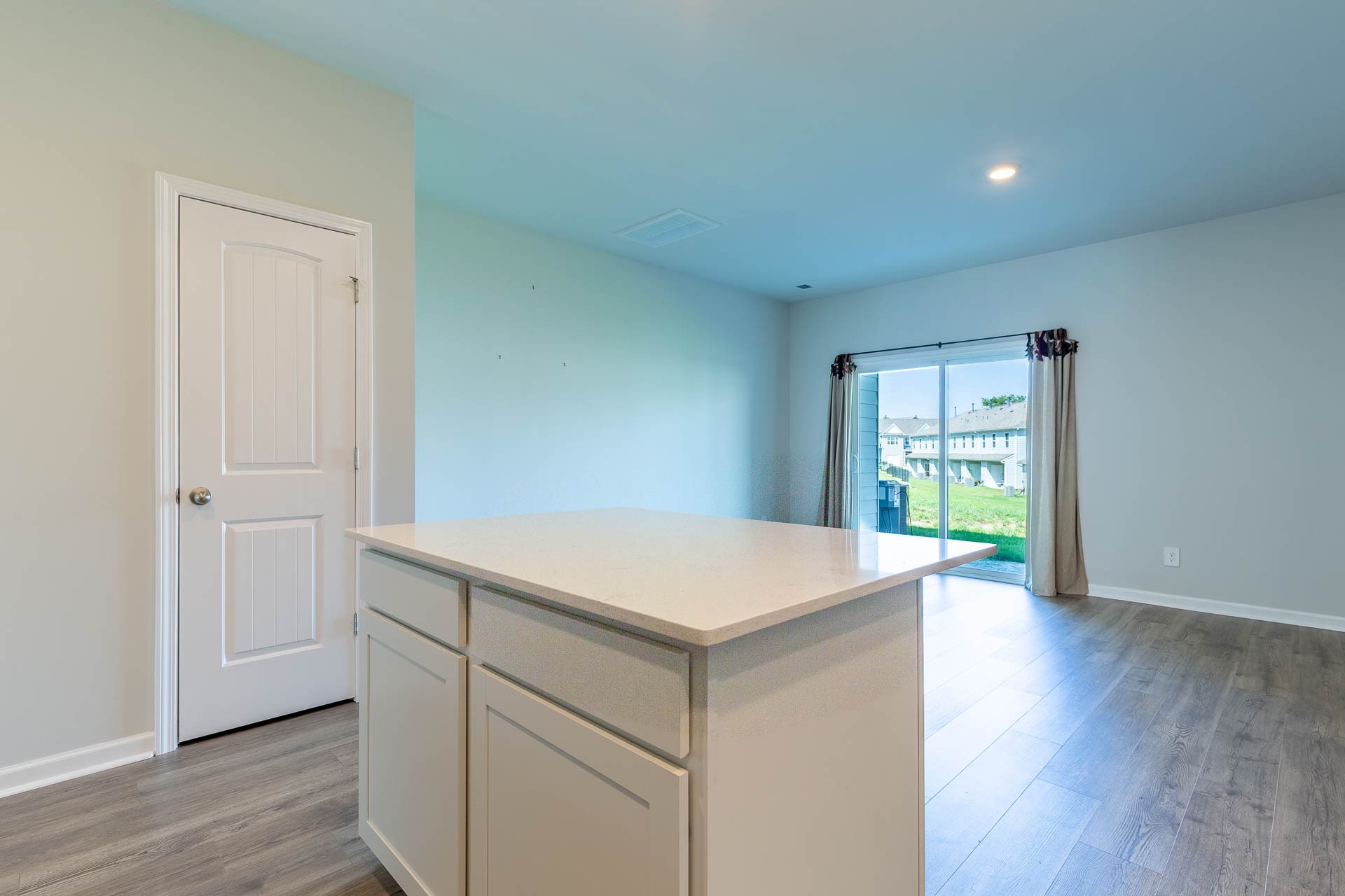 626 Longtail Ln