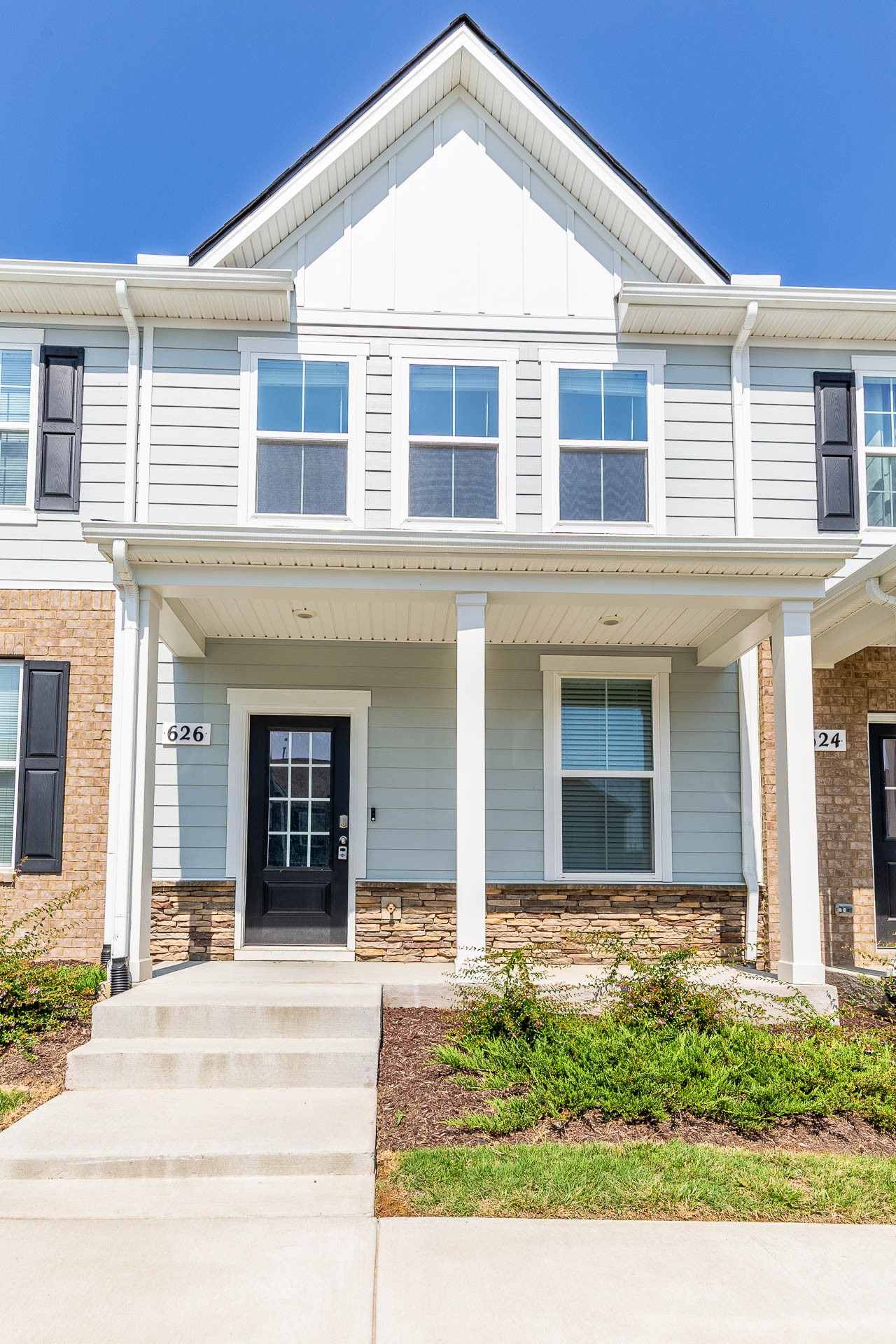 626 Longtail Ln