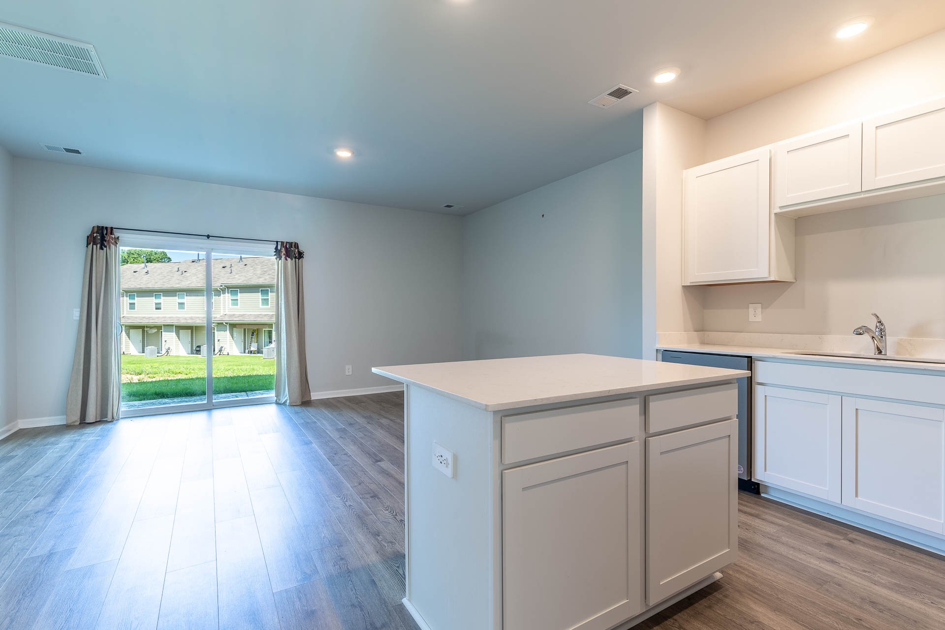 626 Longtail Ln