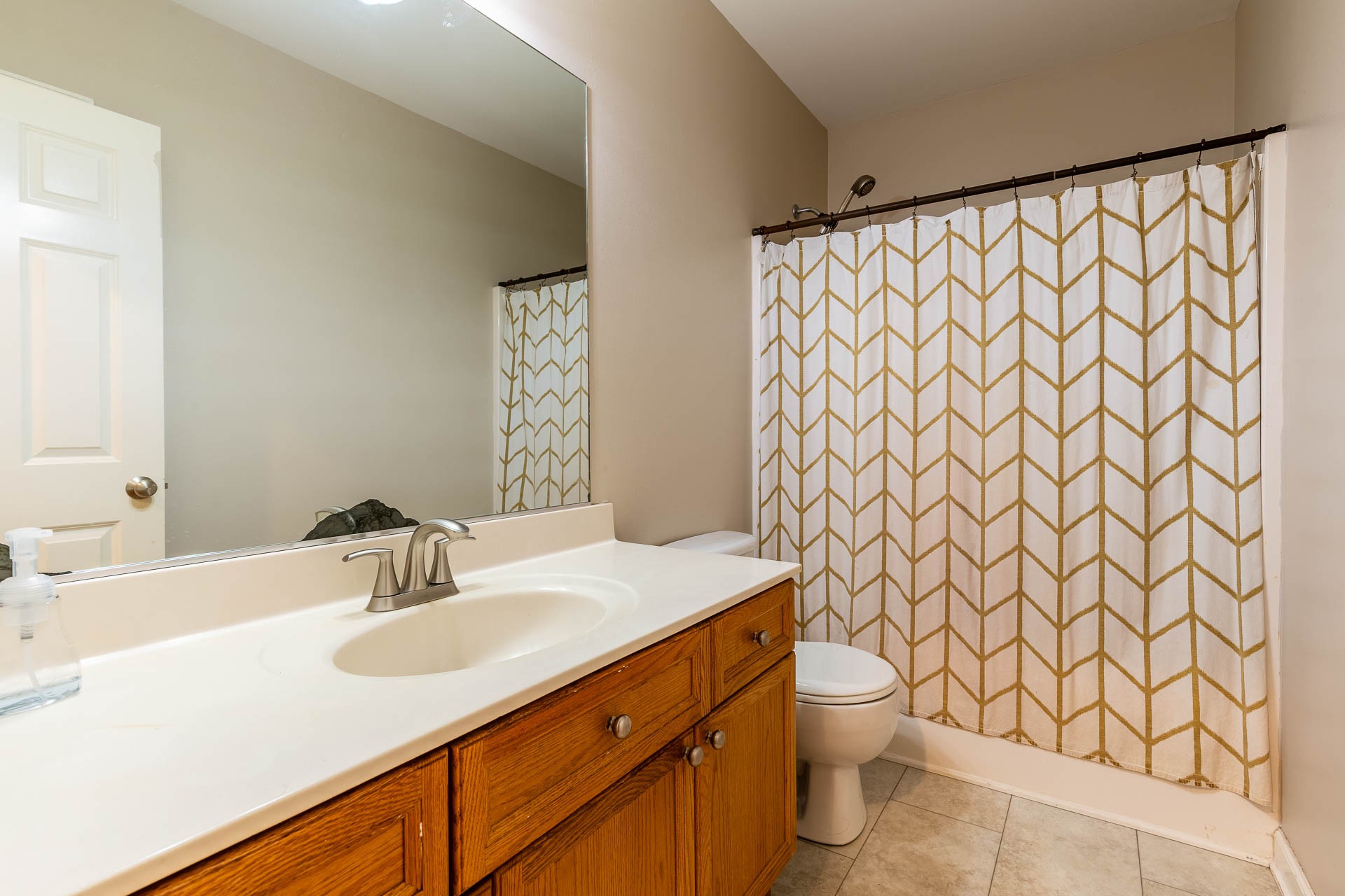 512 Twin Oaks Cir
