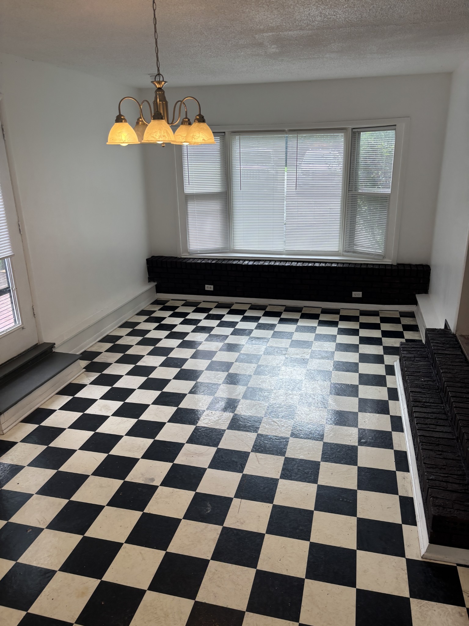 143 Roy Webb Rd