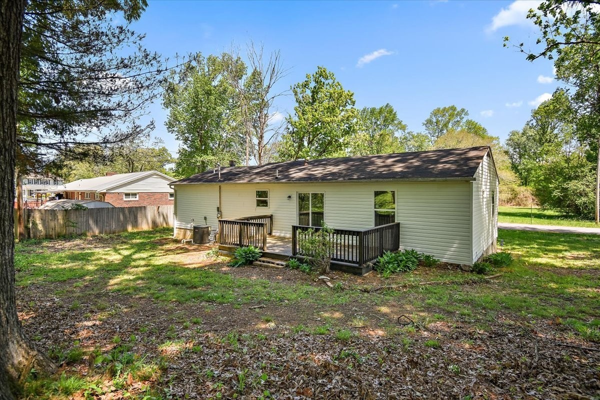309 Rickenbacker Dr