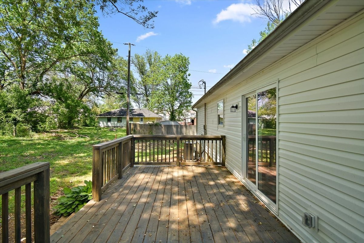 309 Rickenbacker Dr