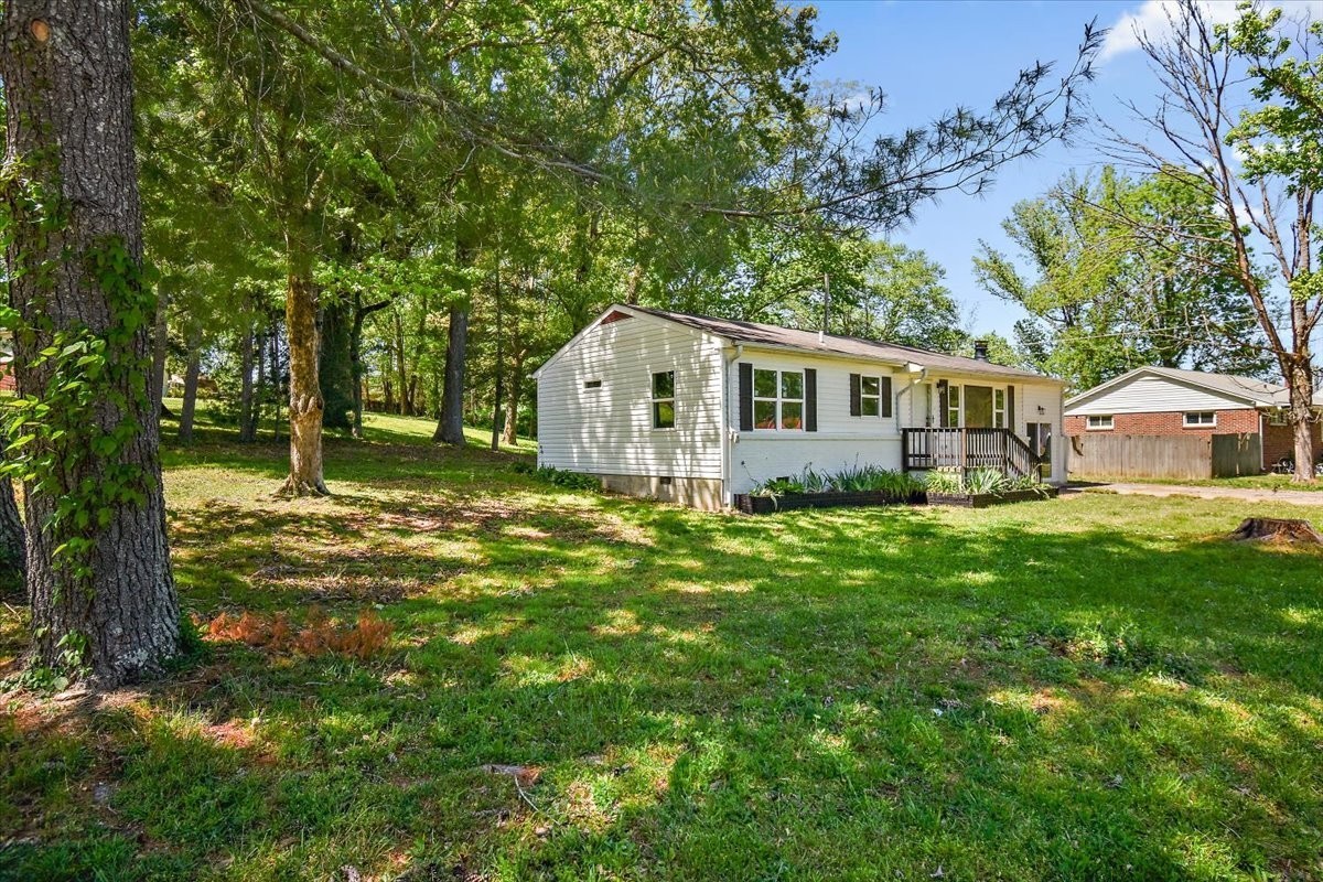 309 Rickenbacker Dr