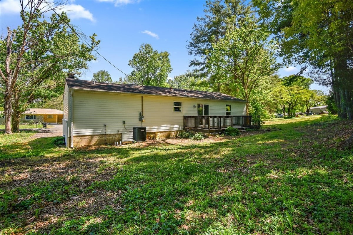 309 Rickenbacker Dr