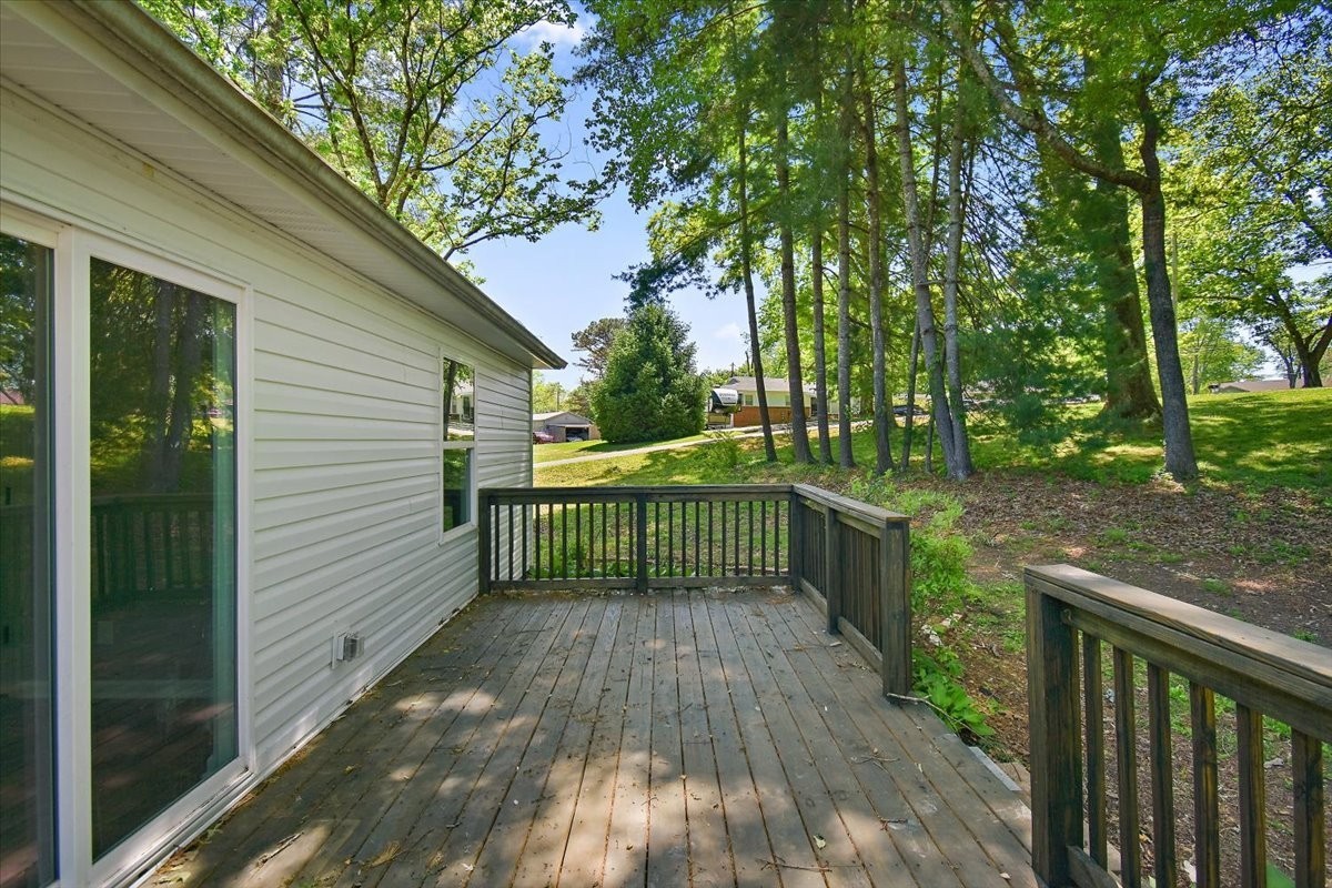 309 Rickenbacker Dr