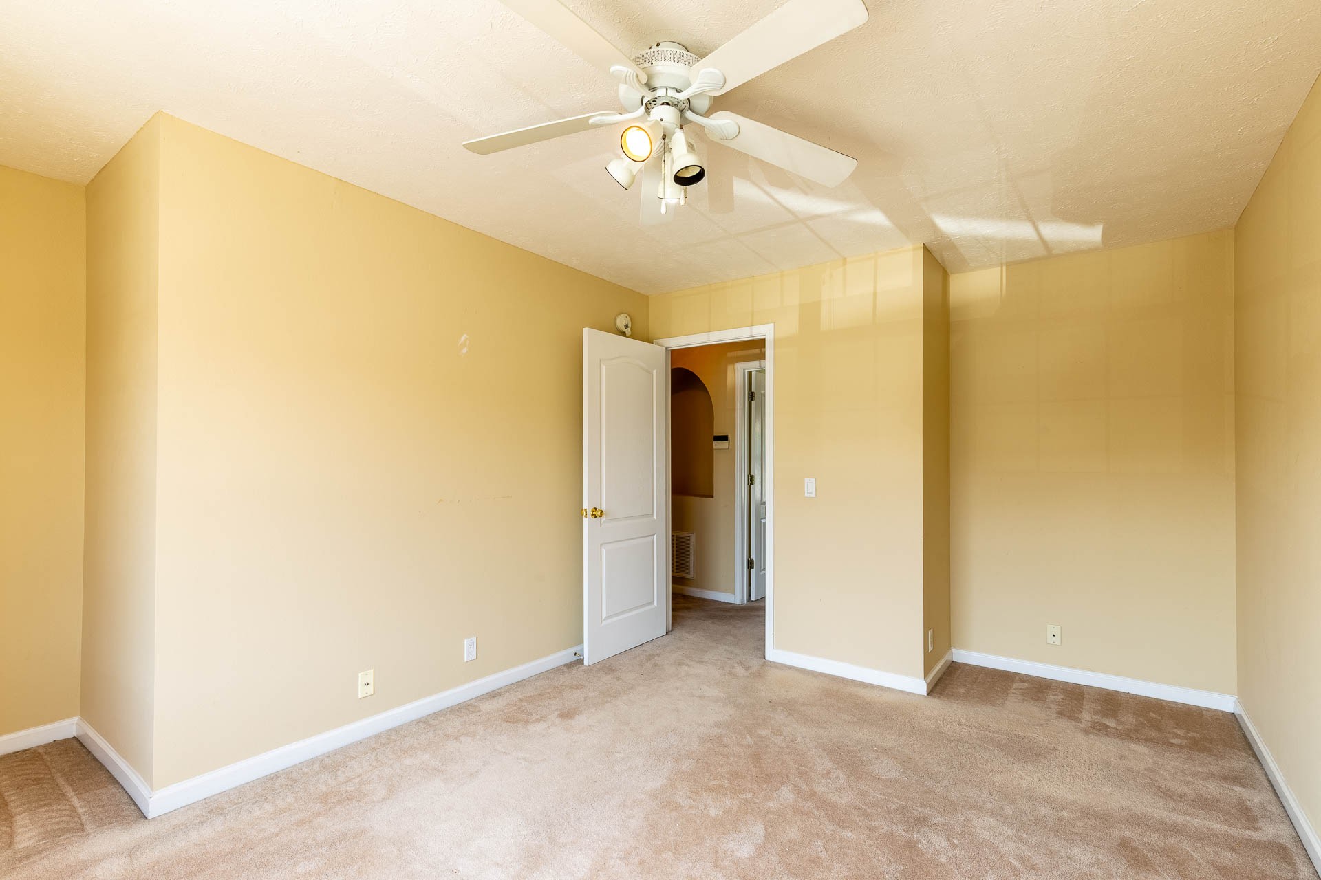 6066 Sagi Cir