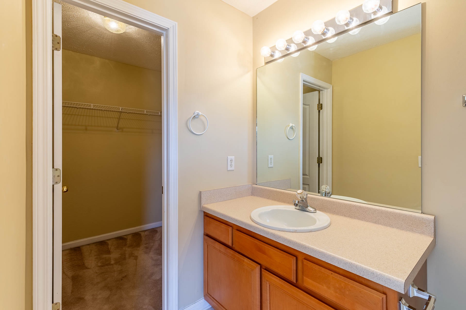 6066 Sagi Cir