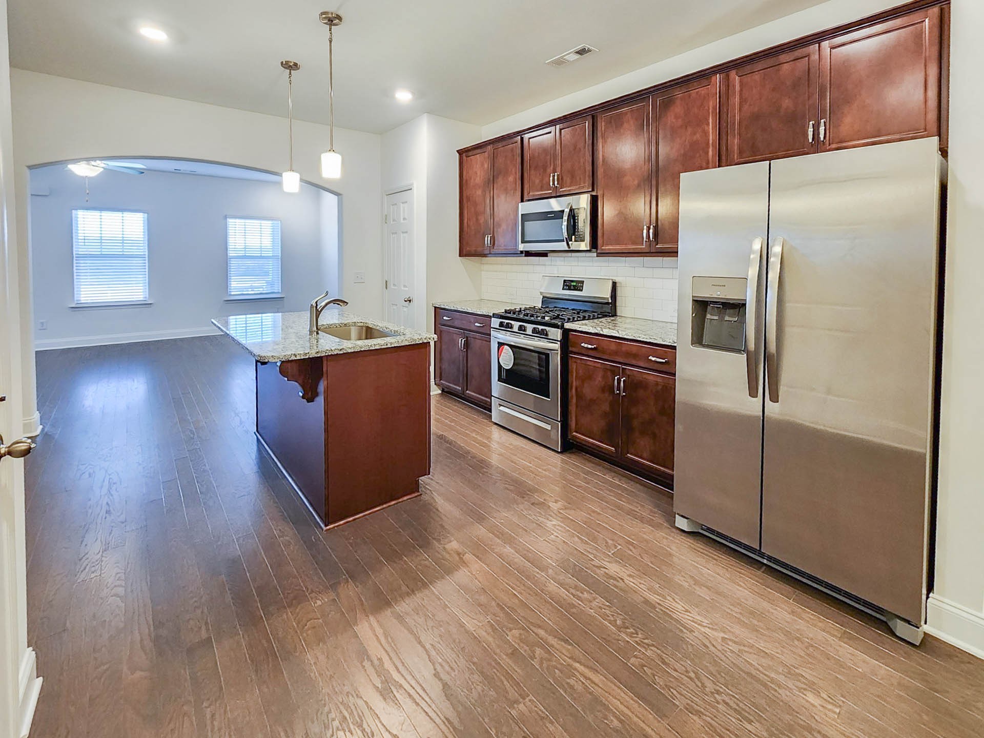 728 Hahn Ct