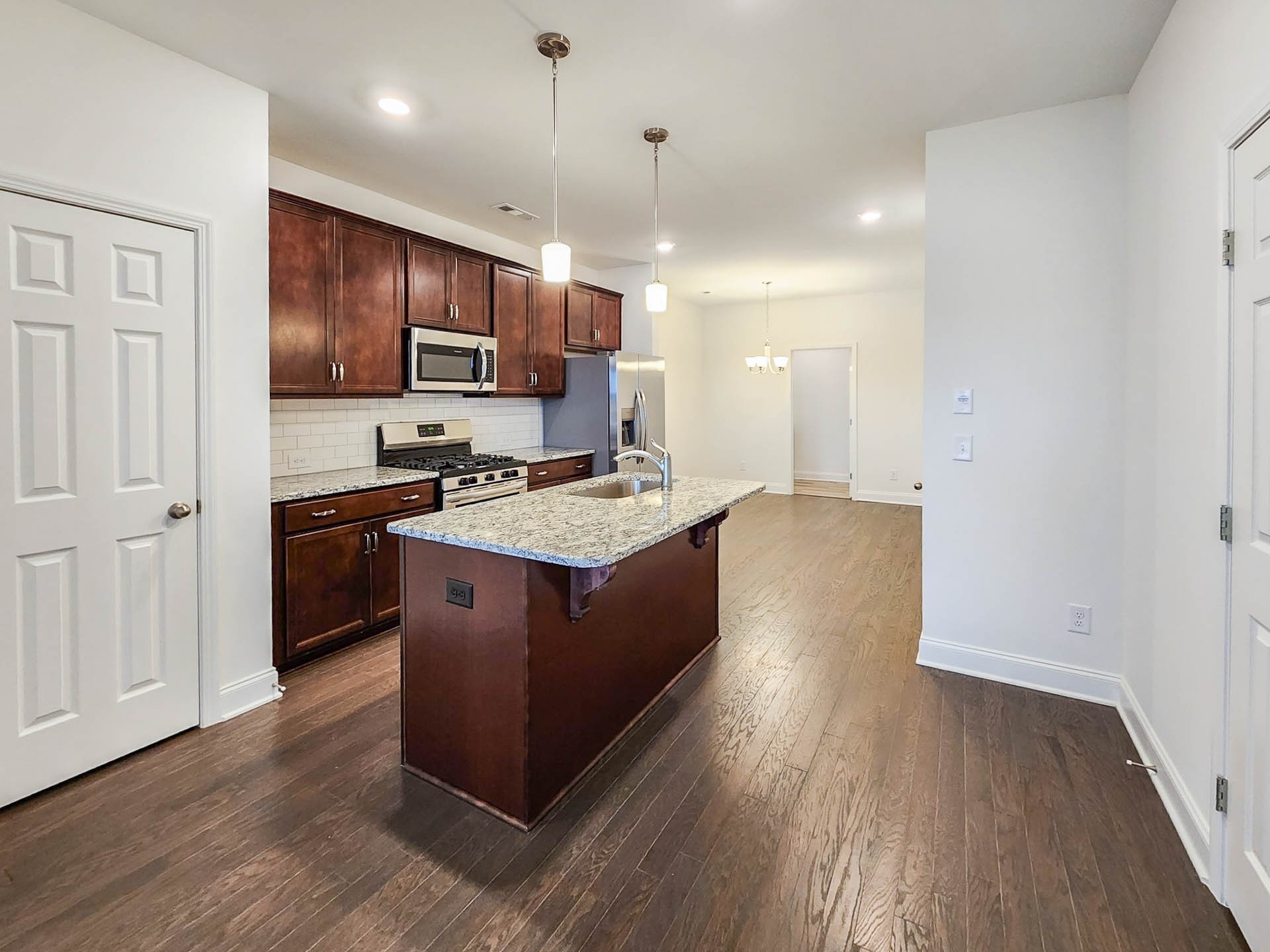 728 Hahn Ct