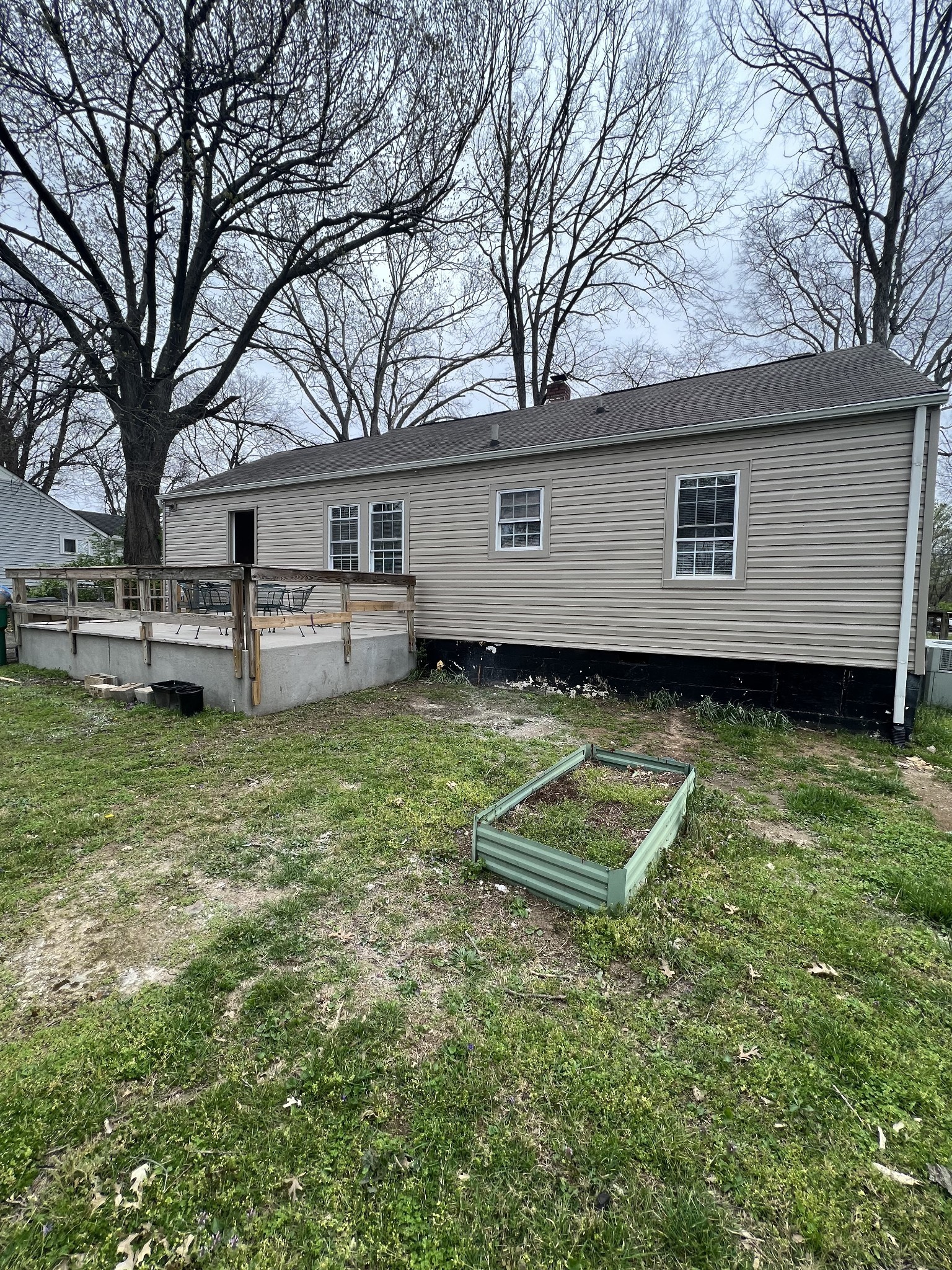 907 Idlewild Dr