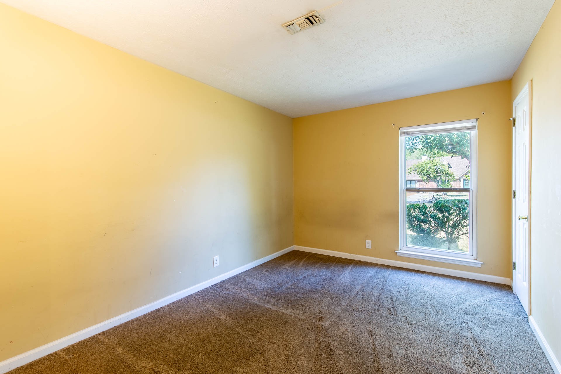 306 Lexington Dr