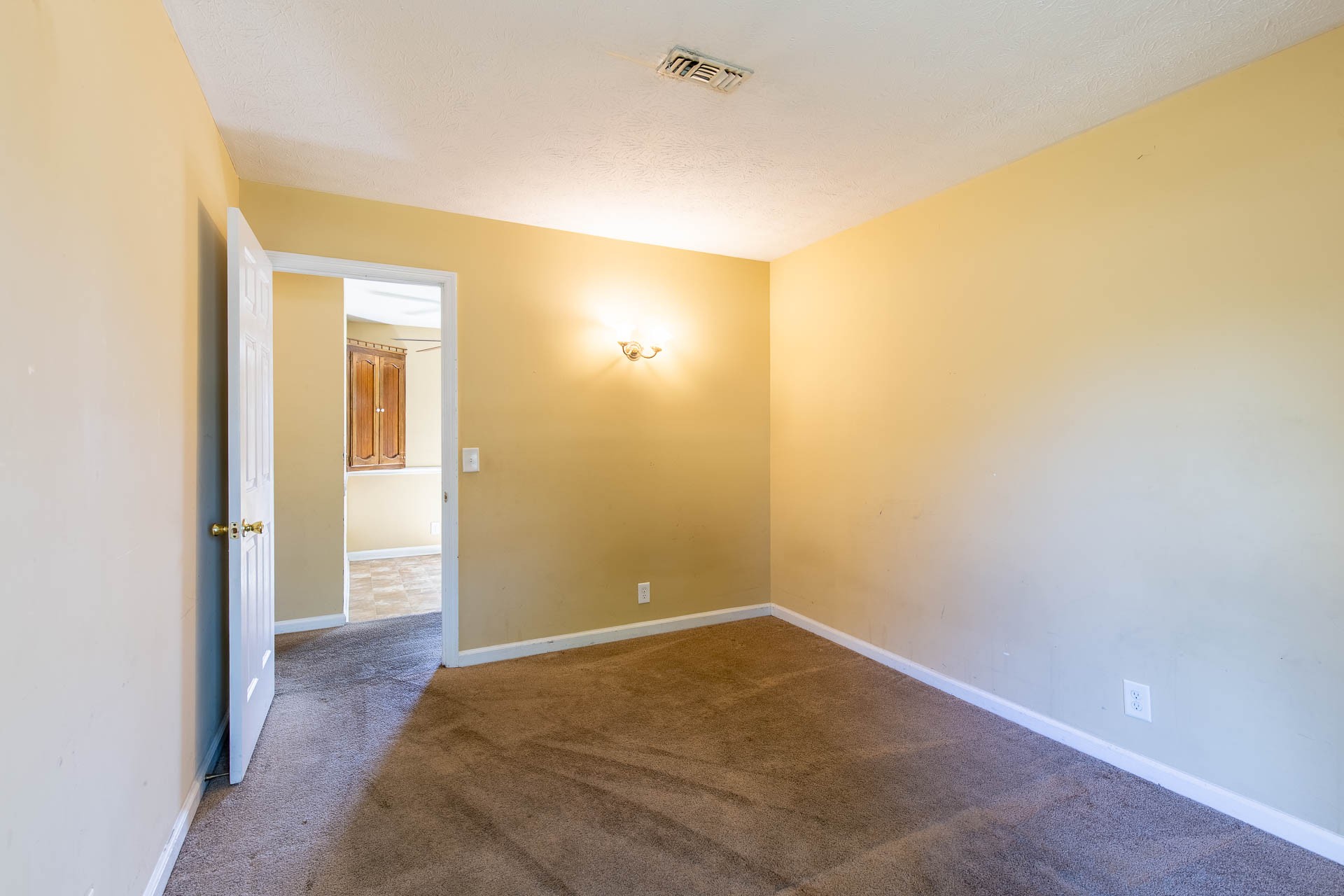 306 Lexington Dr