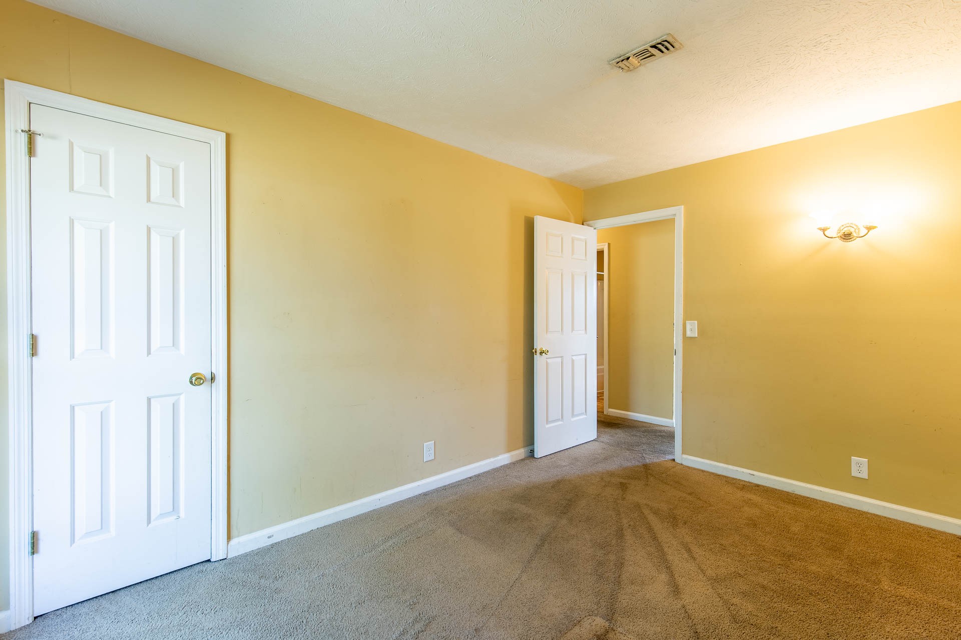 306 Lexington Dr